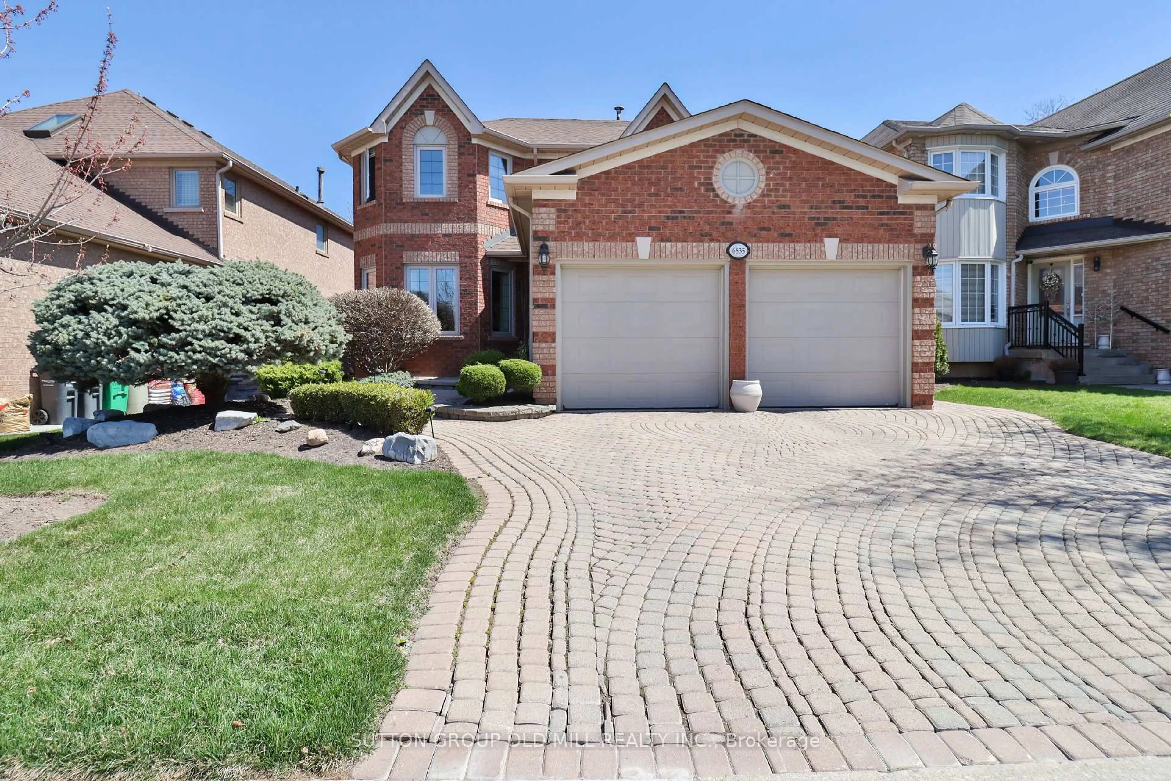 Home with brick exterior material, street for 6835 Forest Park Dr, Mississauga Ontario L5N 6X5