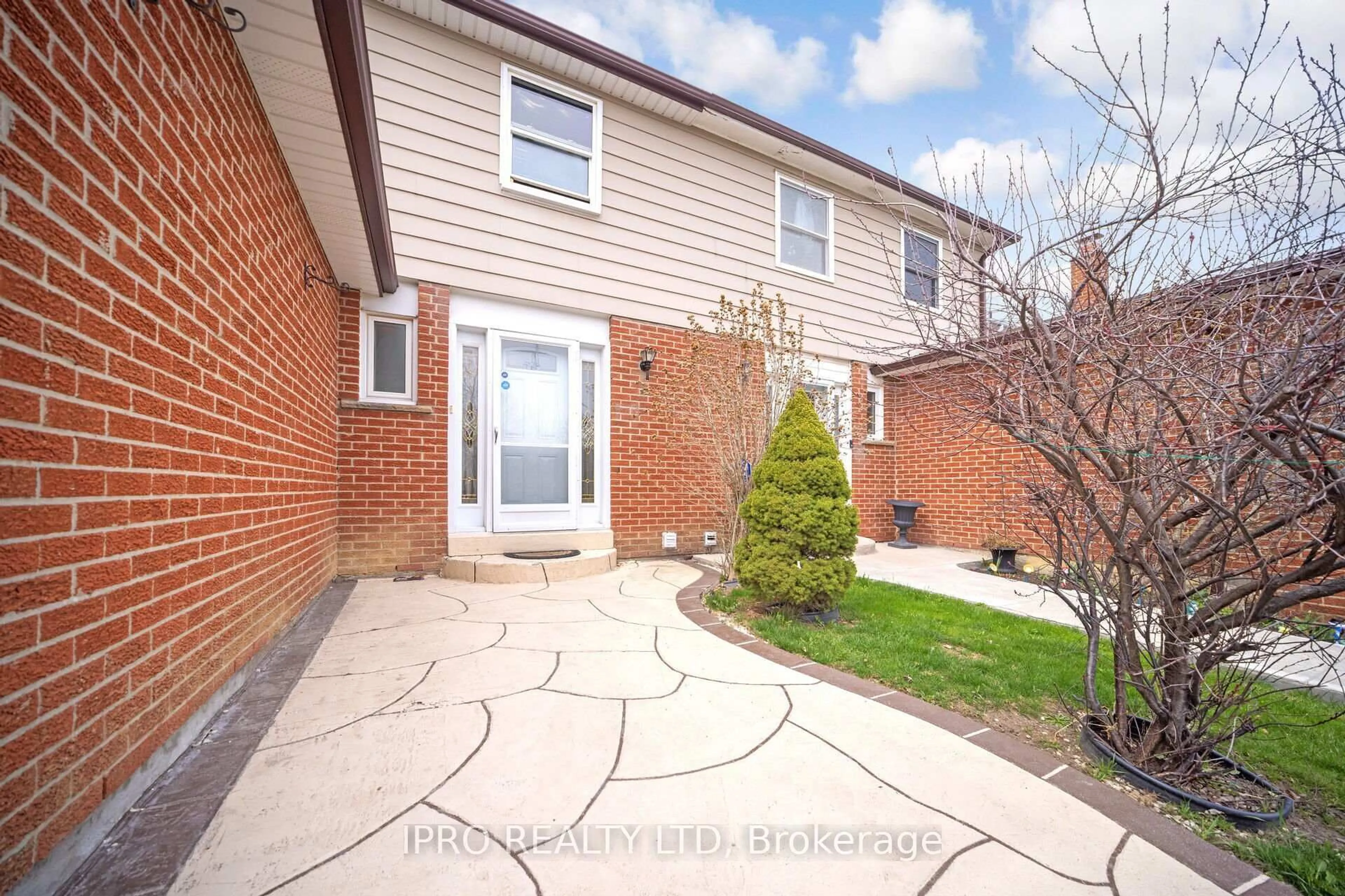 Home with brick exterior material, street for 130 Skegby Rd, Brampton Ontario L6V 2T9