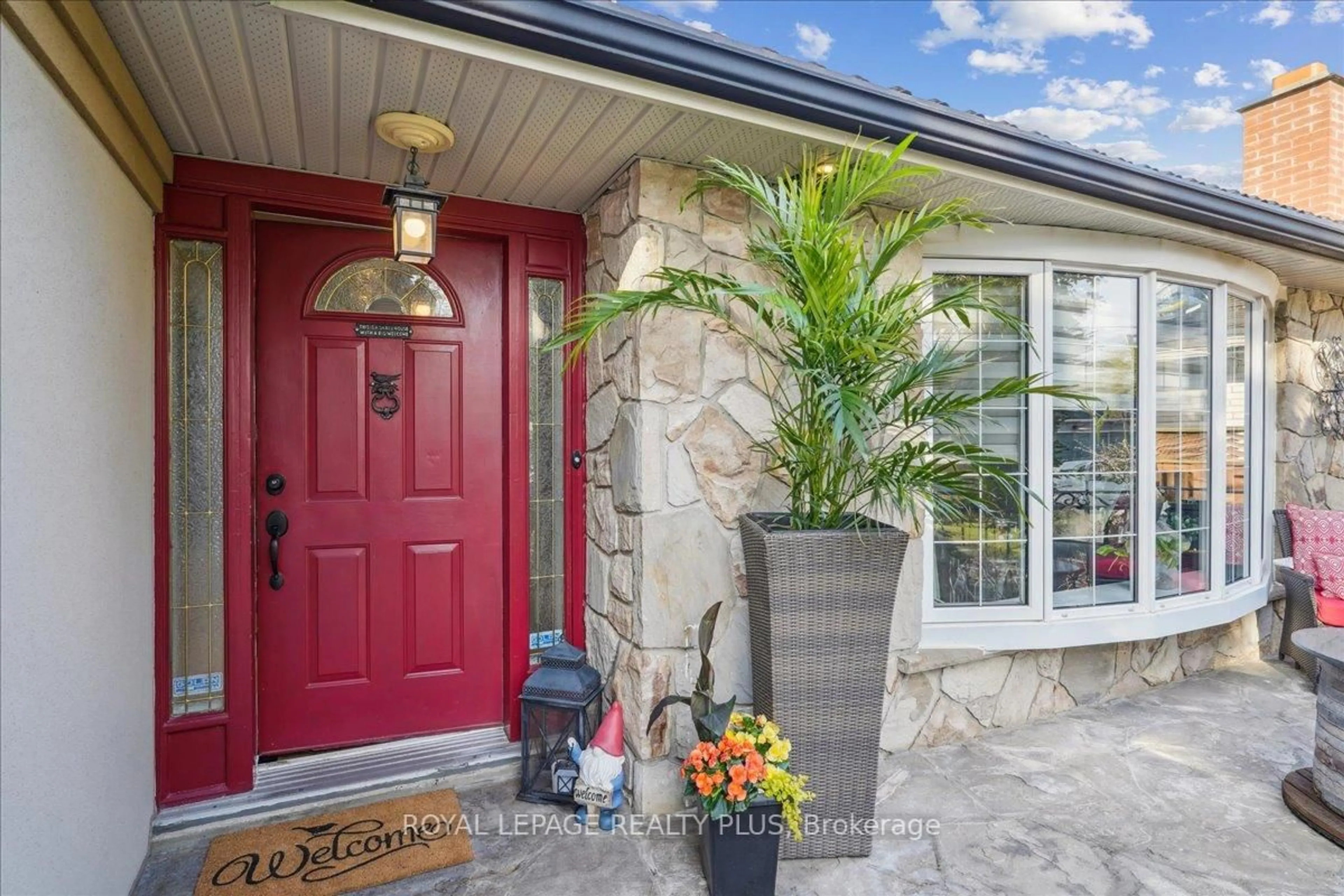 Indoor entryway for 2409 Speyside Dr, Mississauga Ontario L5K 1X5