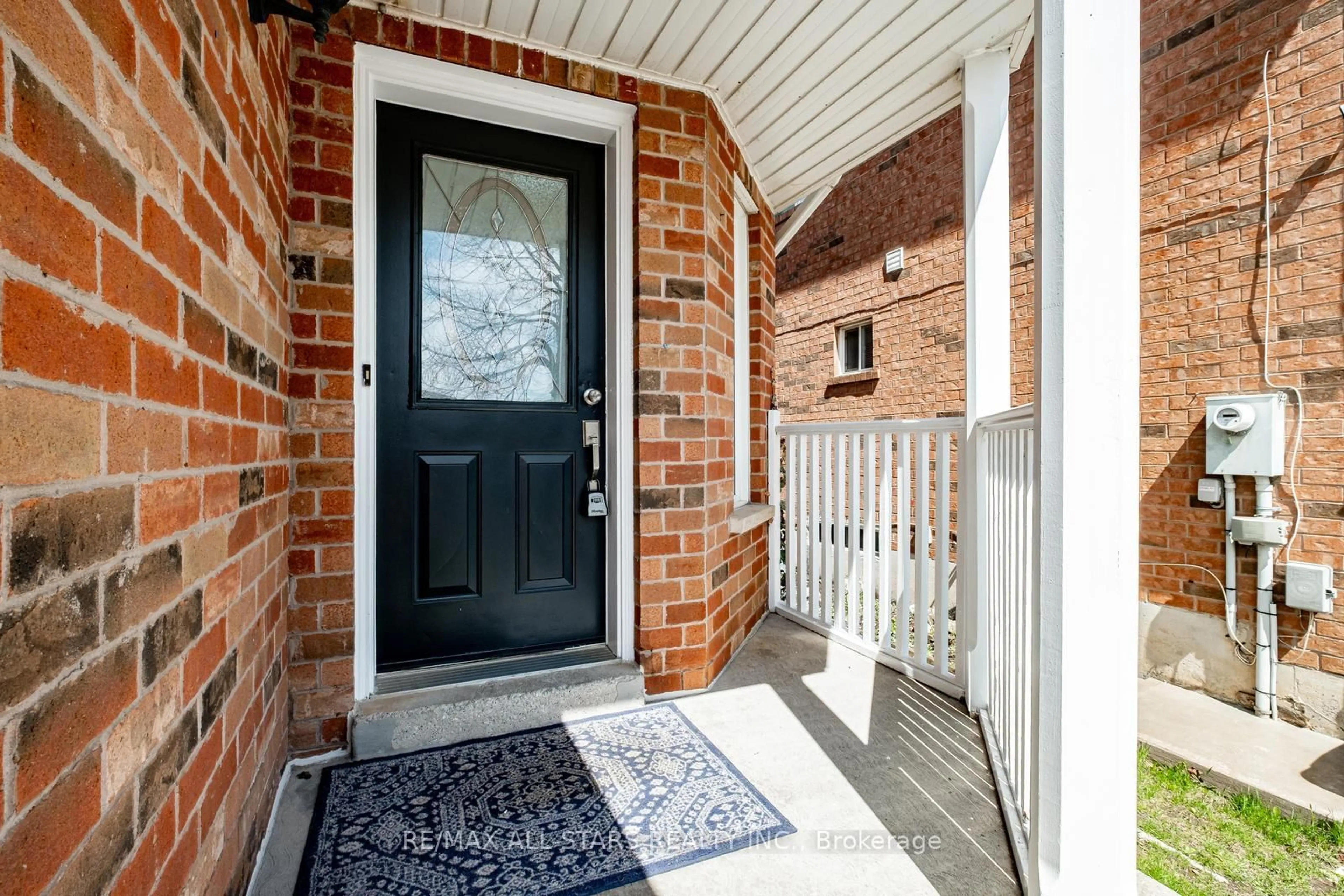 Indoor entryway for 126 Lake Louise Dr, Brampton Ontario L6X 4Z8