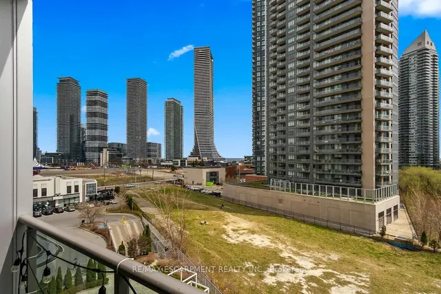 Additional property image - 88 Park Lawn Rd Unit 607