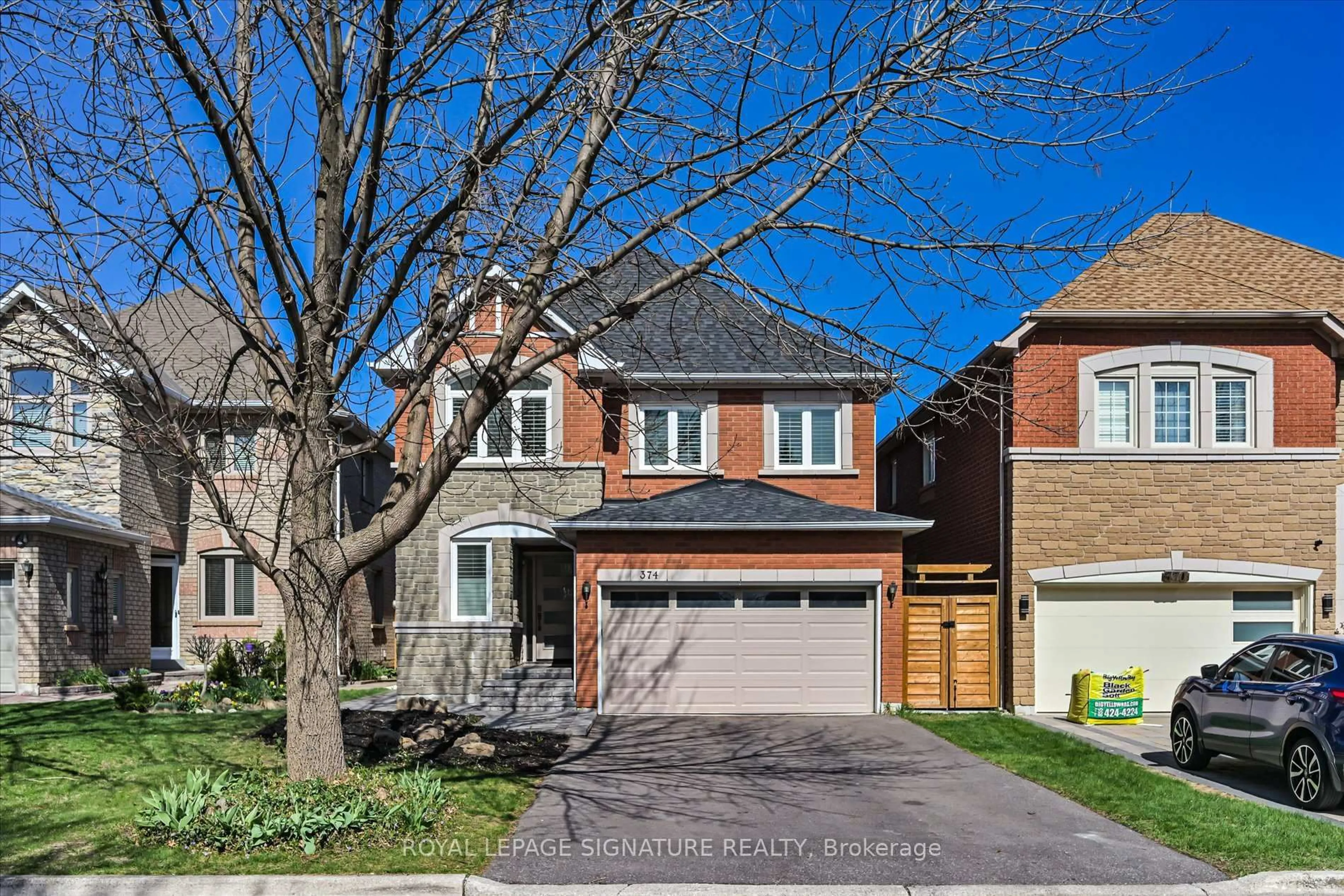 Home with brick exterior material, street for 374 Grand Highland Way, Mississauga Ontario L4Z 3V9