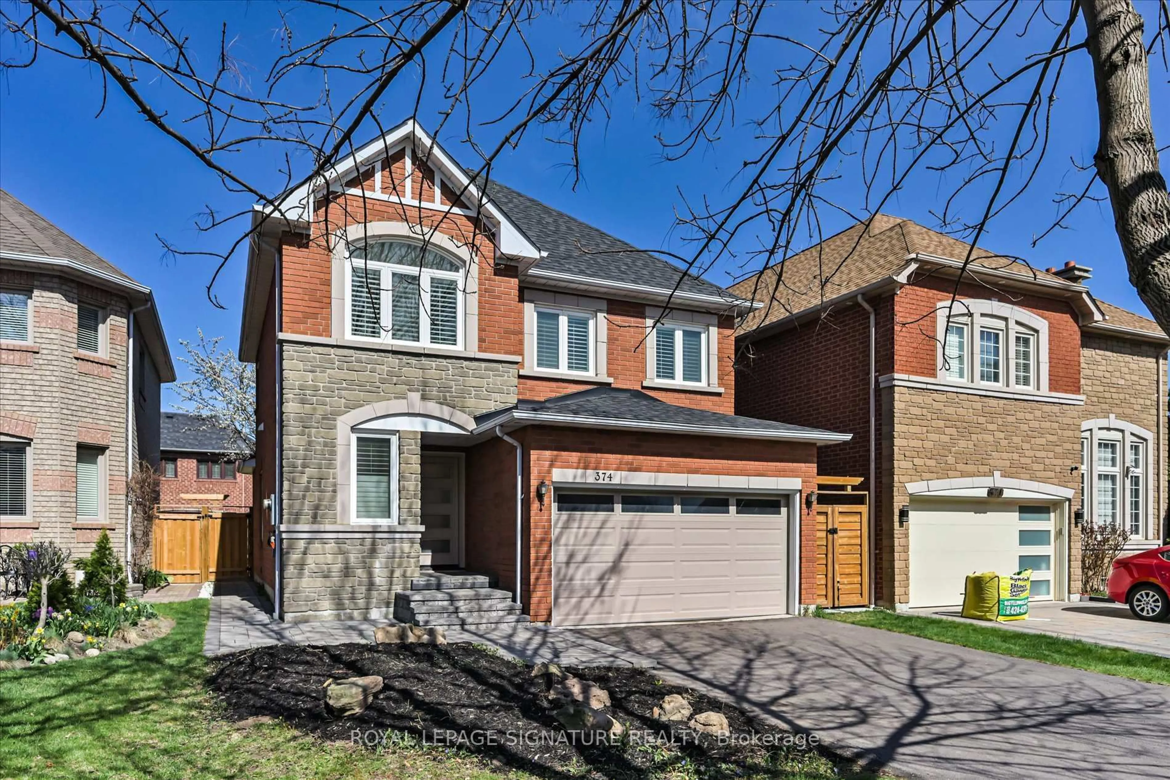 Home with brick exterior material, street for 374 Grand Highland Way, Mississauga Ontario L4Z 3V9