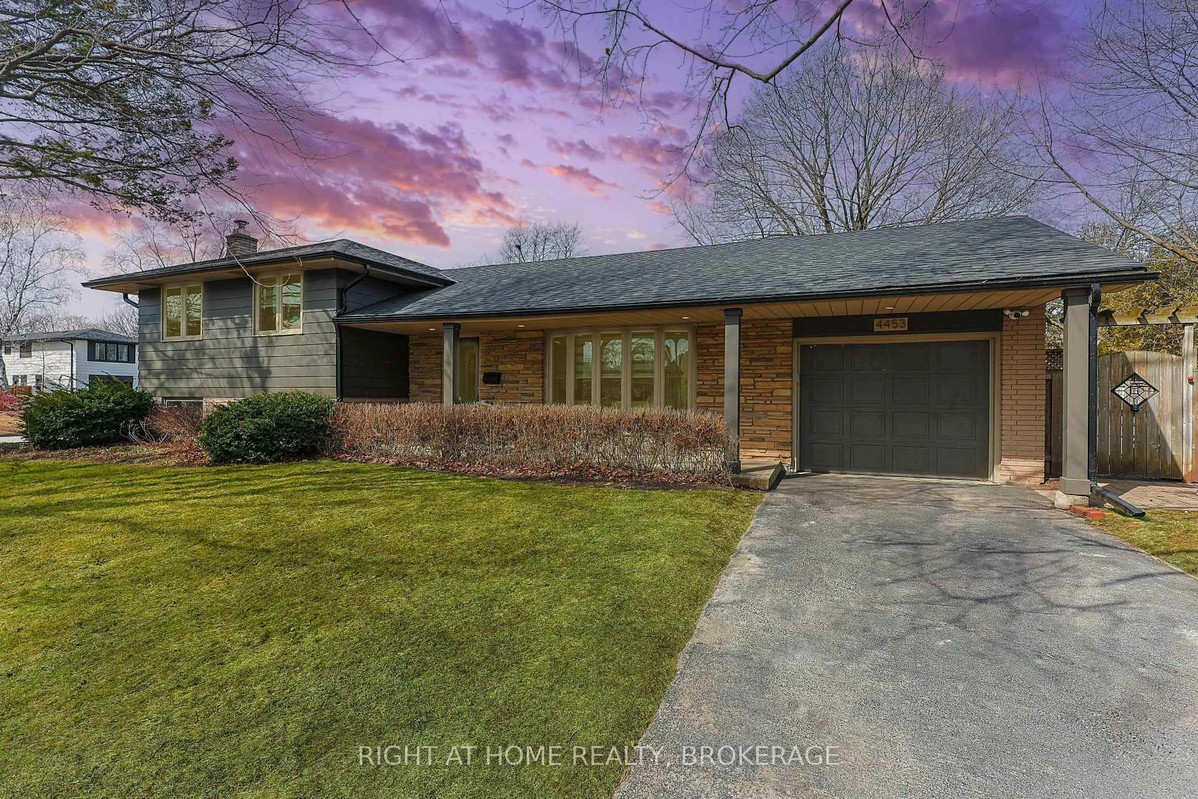 Home with brick exterior material, street for 4453 Concord Pl, Burlington Ontario L7L 1J5