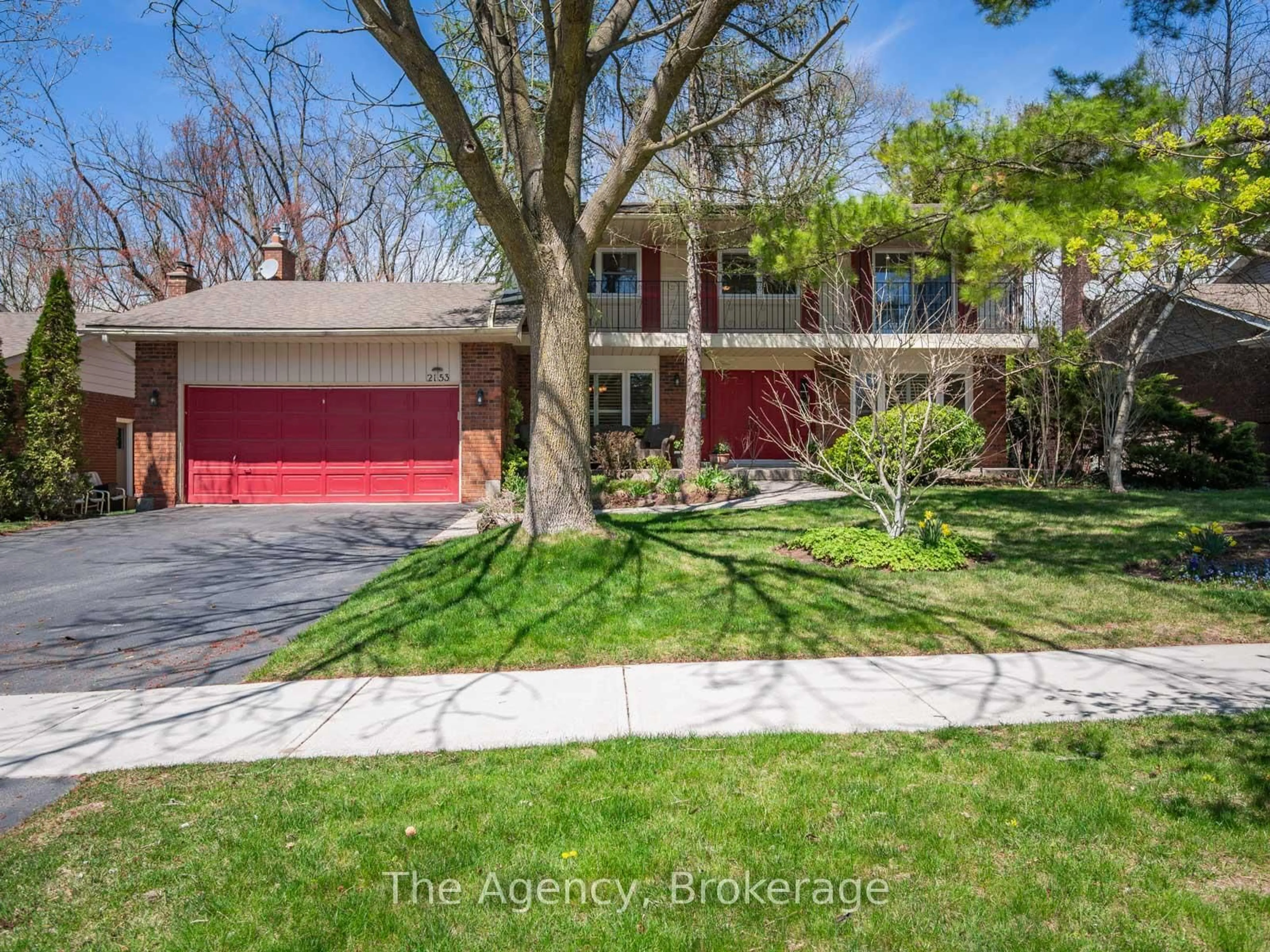 Home with brick exterior material, street for 2153 Devon Rd, Oakville Ontario L6J 5M1