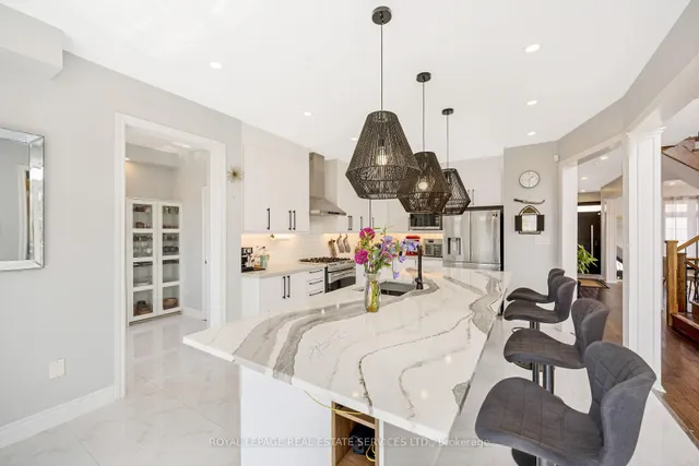 Additional property image - 606 Nairn Circ