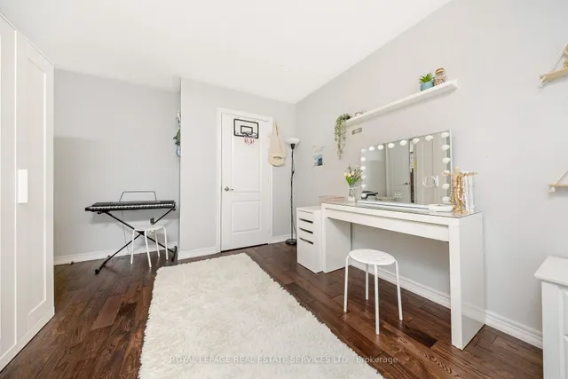 Additional property image - 606 Nairn Circ