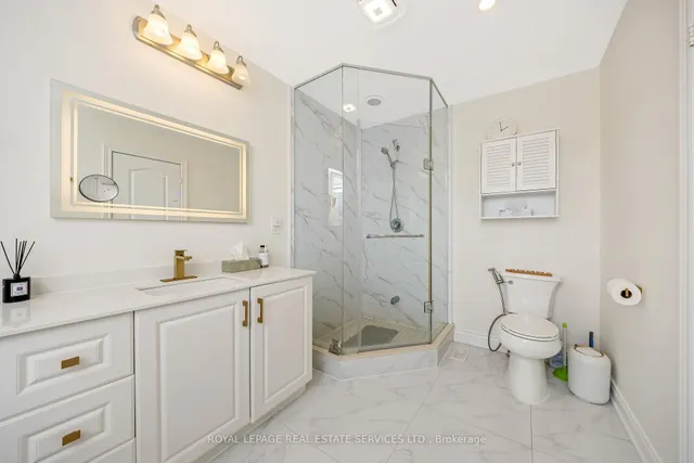 Additional property image - 606 Nairn Circ