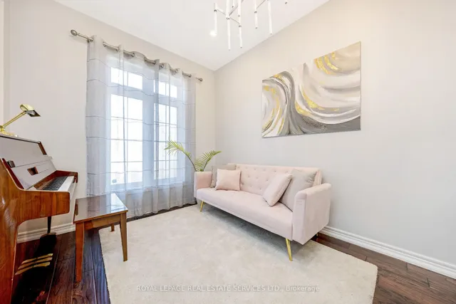 Additional property image - 606 Nairn Circ