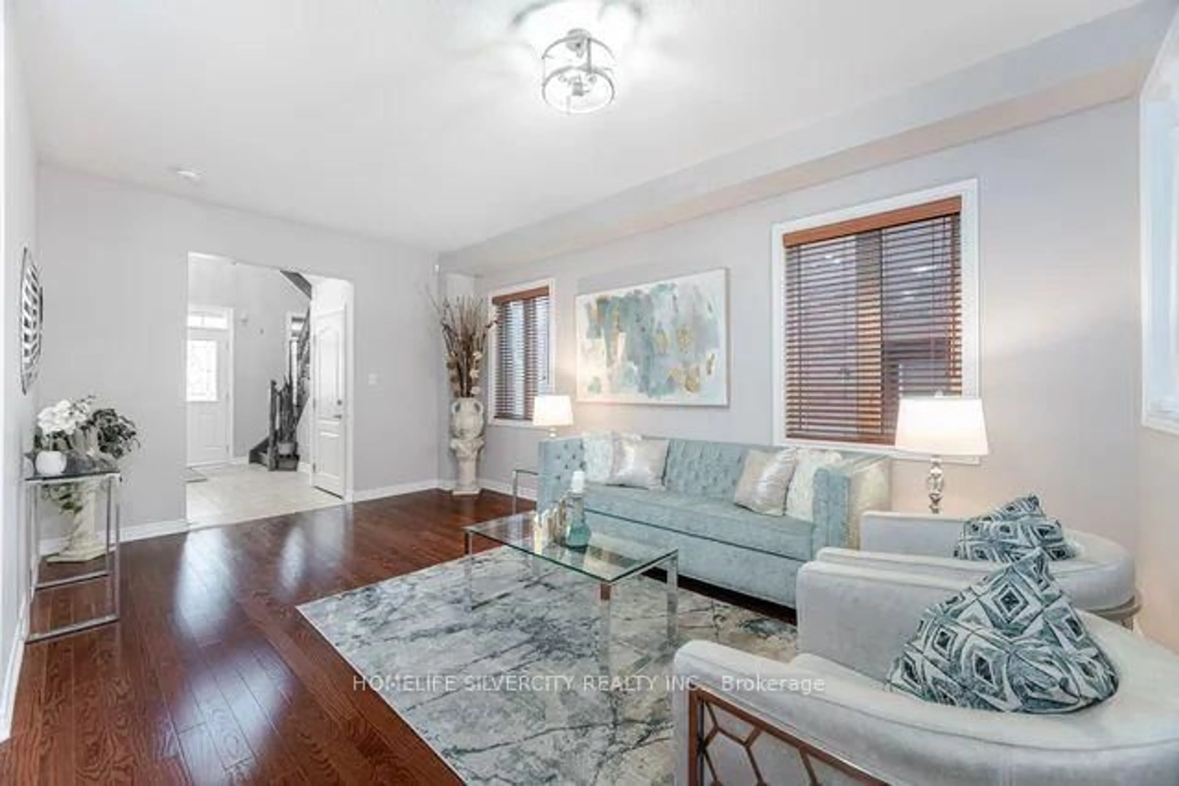 Living room with furniture, unknown for 150 Fairwood Circ, Brampton Ontario L6R 0X2
