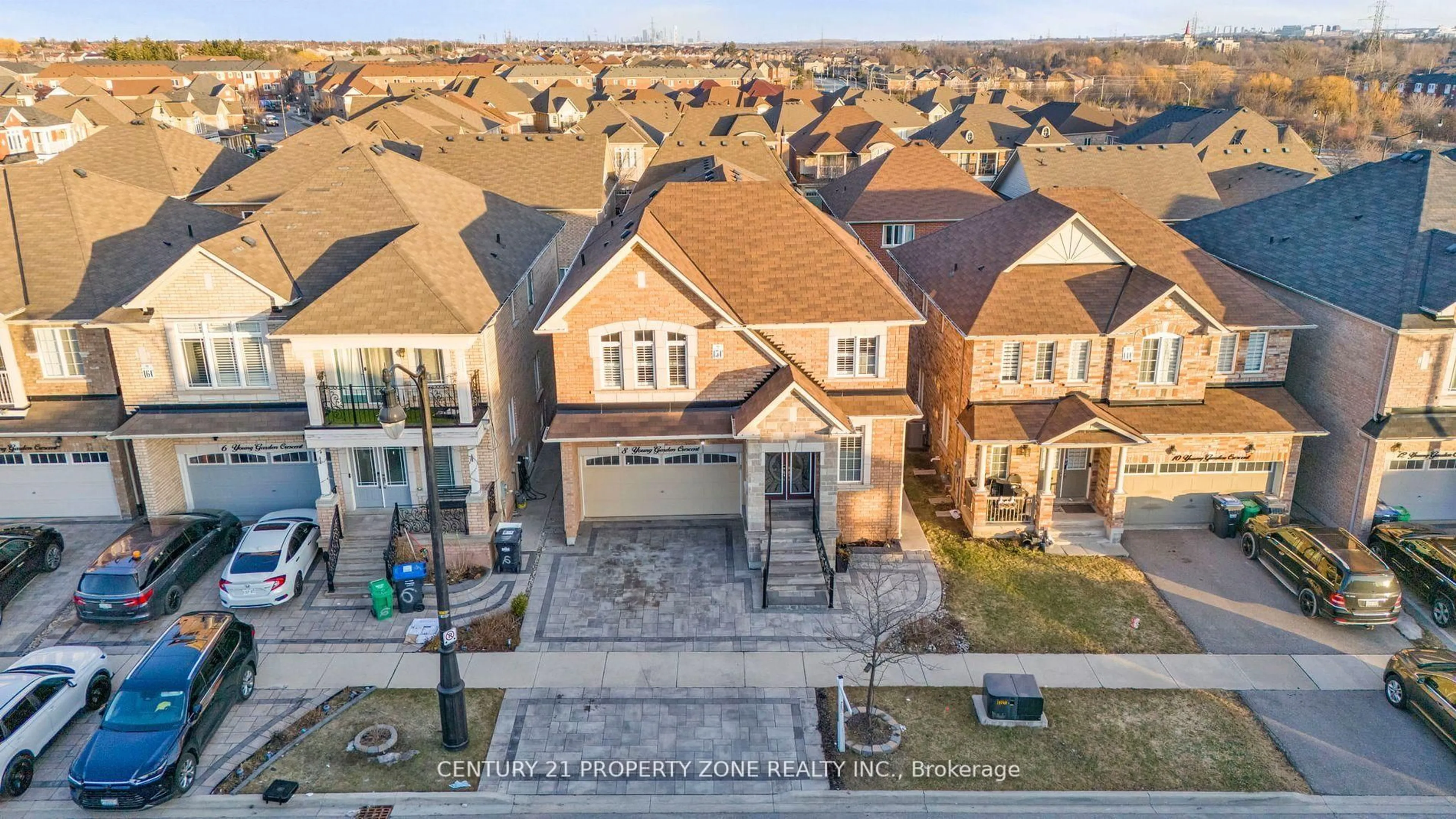 A pic from outside/outdoor area/front of a property/back of a property/a pic from drone, street for 8 Young Garden Cres, Brampton Ontario L6Y 6A4