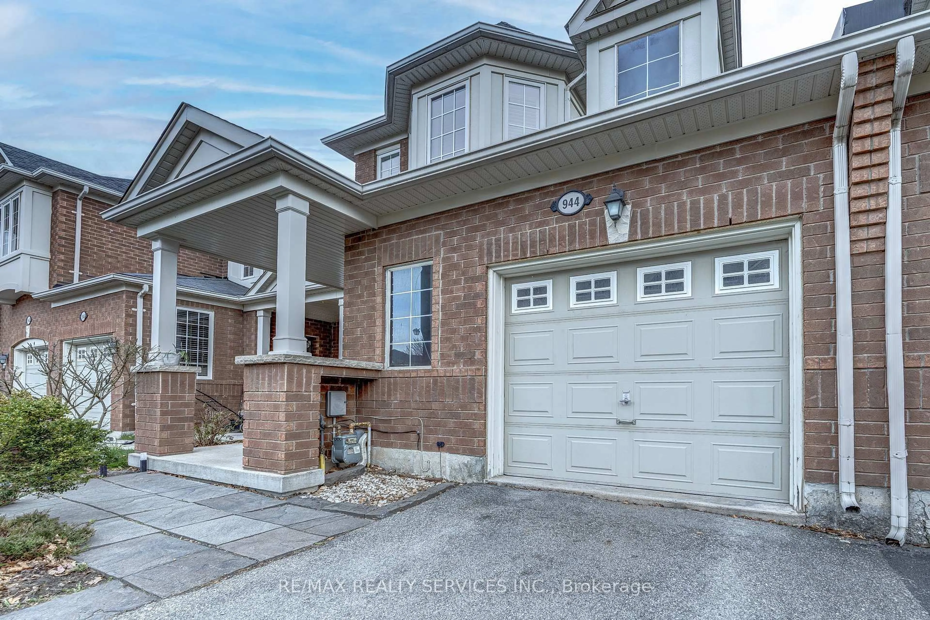 Home with brick exterior material, street for 944 Hasselfeldt Hts, Milton Ontario L9T 0M5