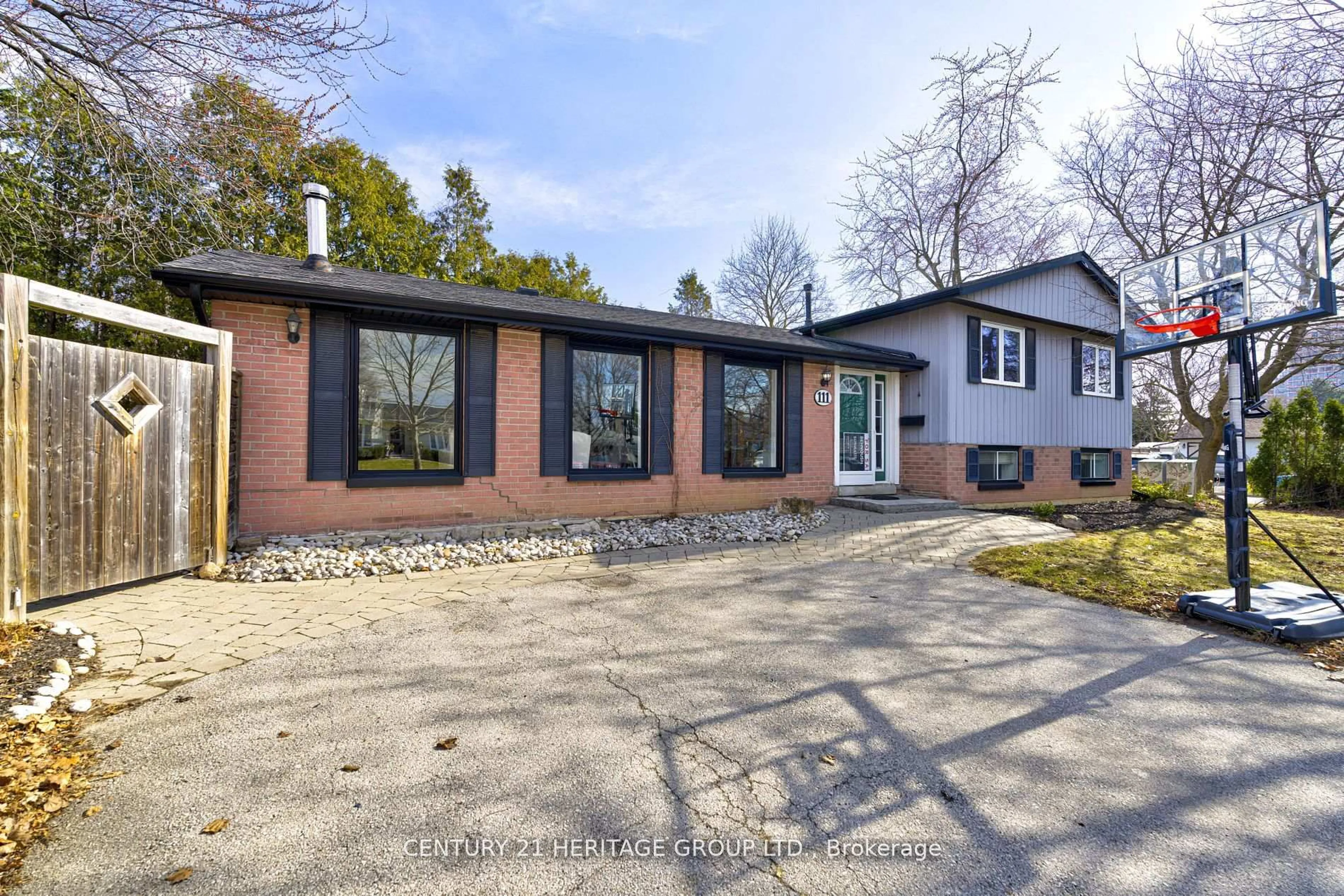 Home with brick exterior material, street for 111 Lorne Scots Dr, Milton Ontario L9T 2Z5