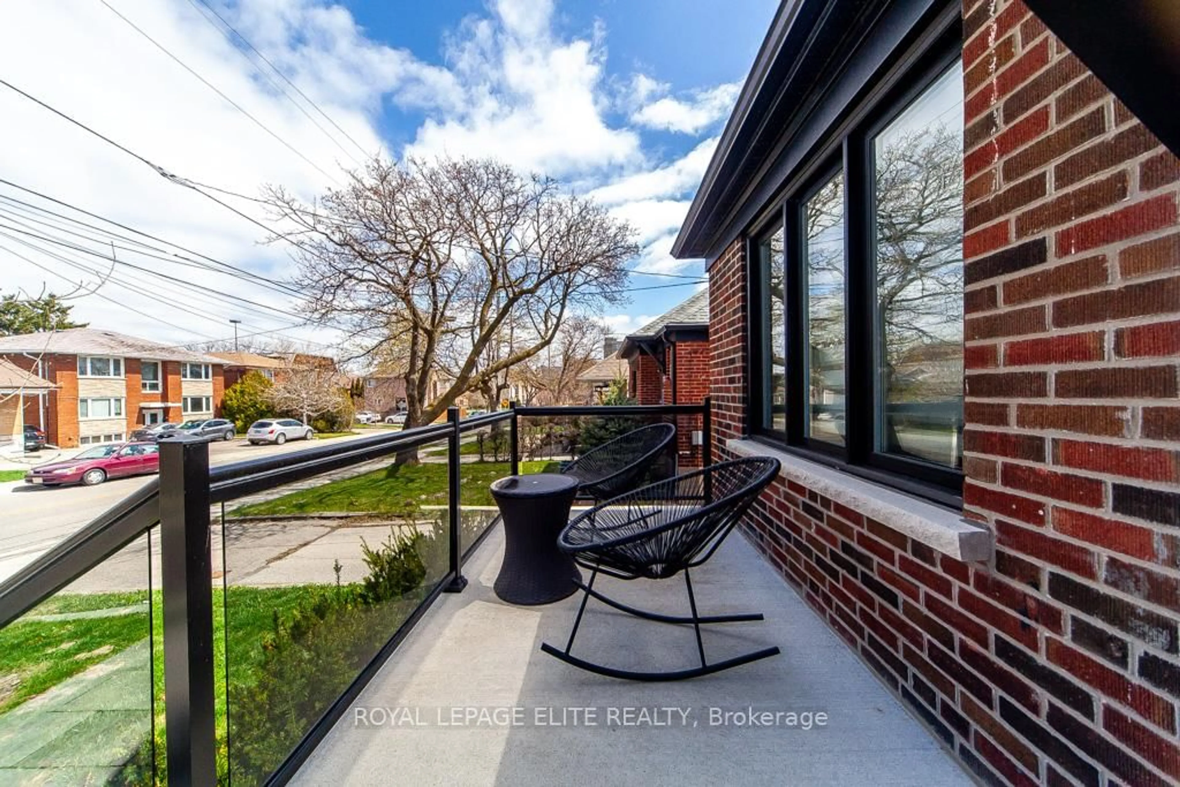 Patio, street for 75 Manitoba St, Toronto Ontario M8Y 1E1
