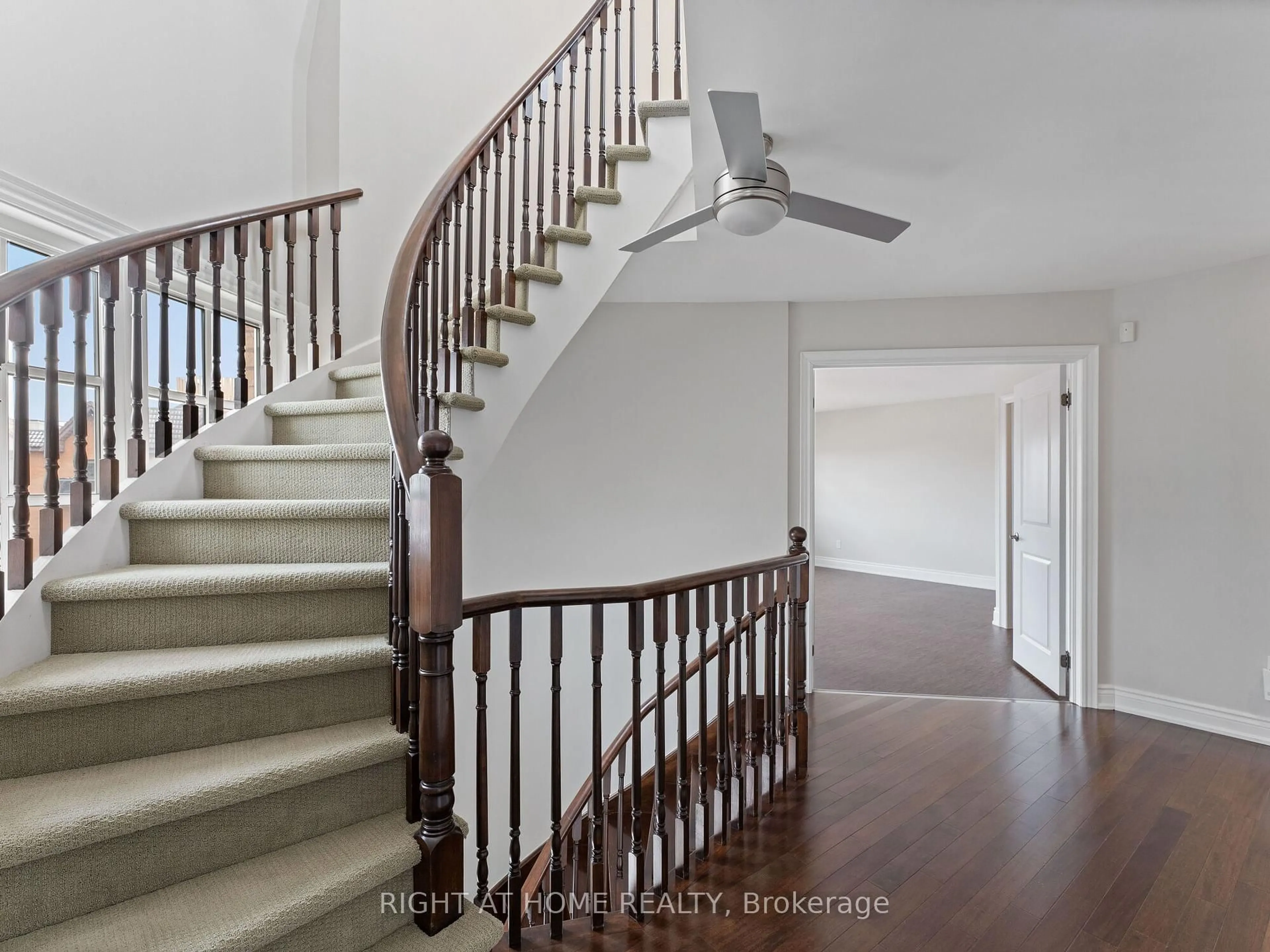 Stairs for 120 Bronte Rd #8, Oakville Ontario L6L 3C1
