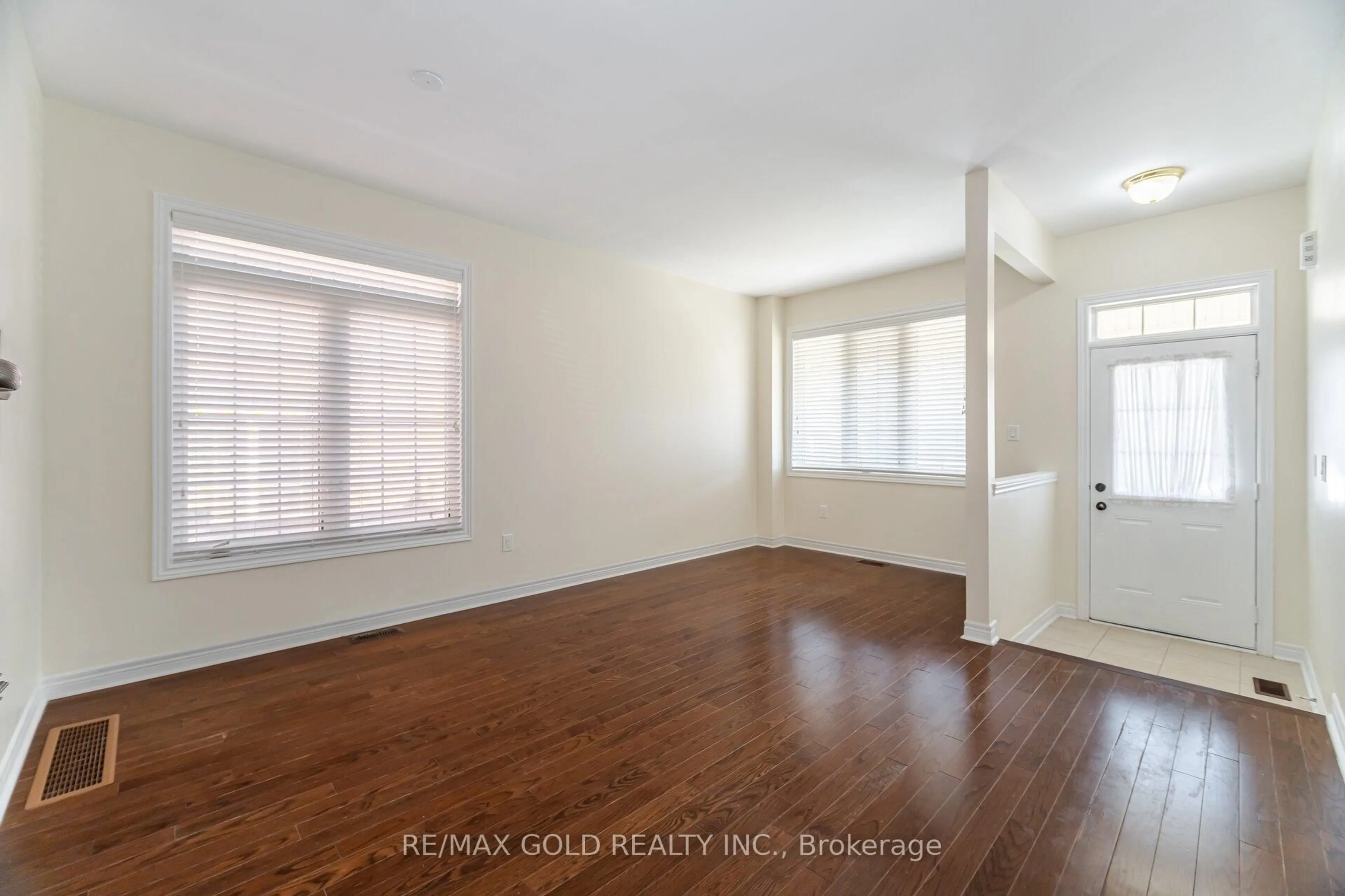 A pic of a room for 17 Shediac Rd, Brampton Ontario L6Y 0N1