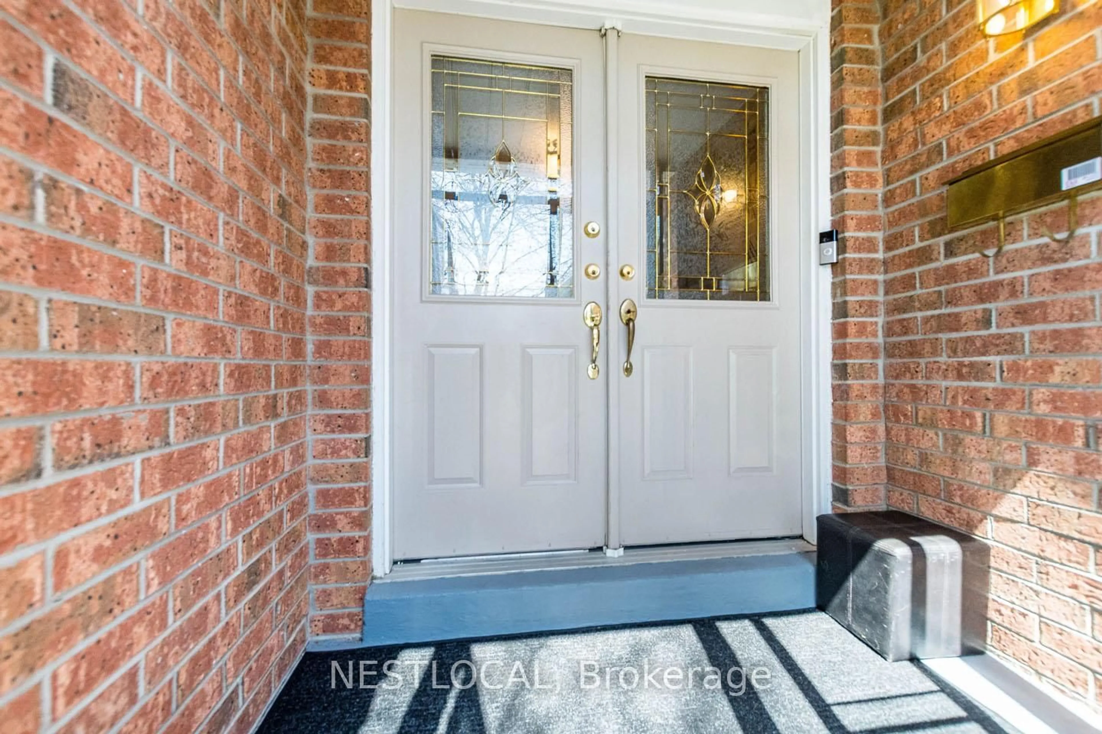 Indoor entryway for 3165 Spring Creek Cres, Mississauga Ontario L5N 4S2