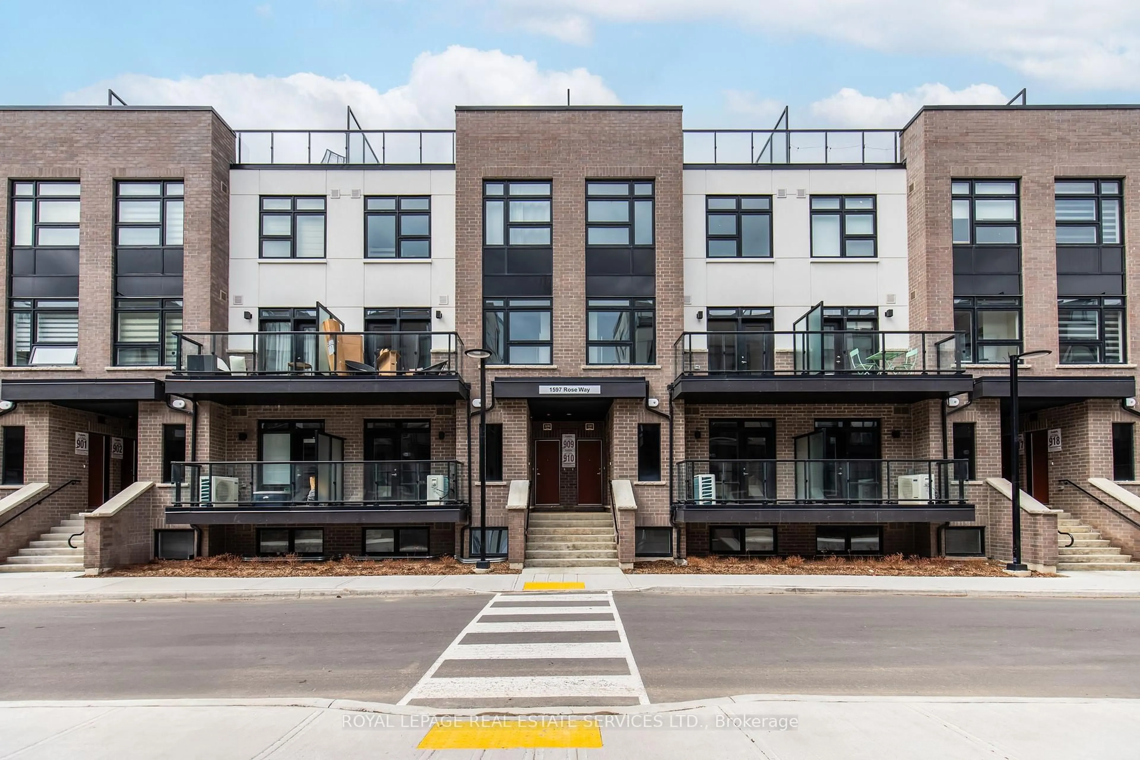 Home with brick exterior material, unknown for 1597 Rose Way #112, Milton Ontario L9E 1N4