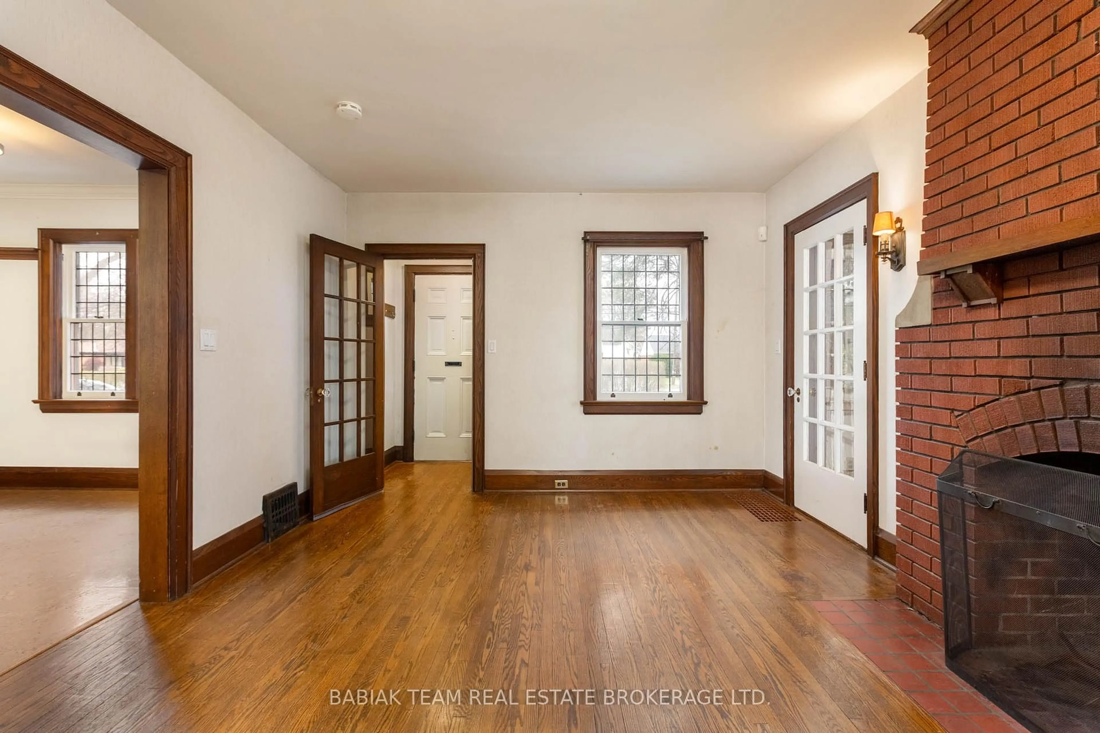 Indoor entryway for 1372 Islington Ave, Toronto Ontario M9A 3K6