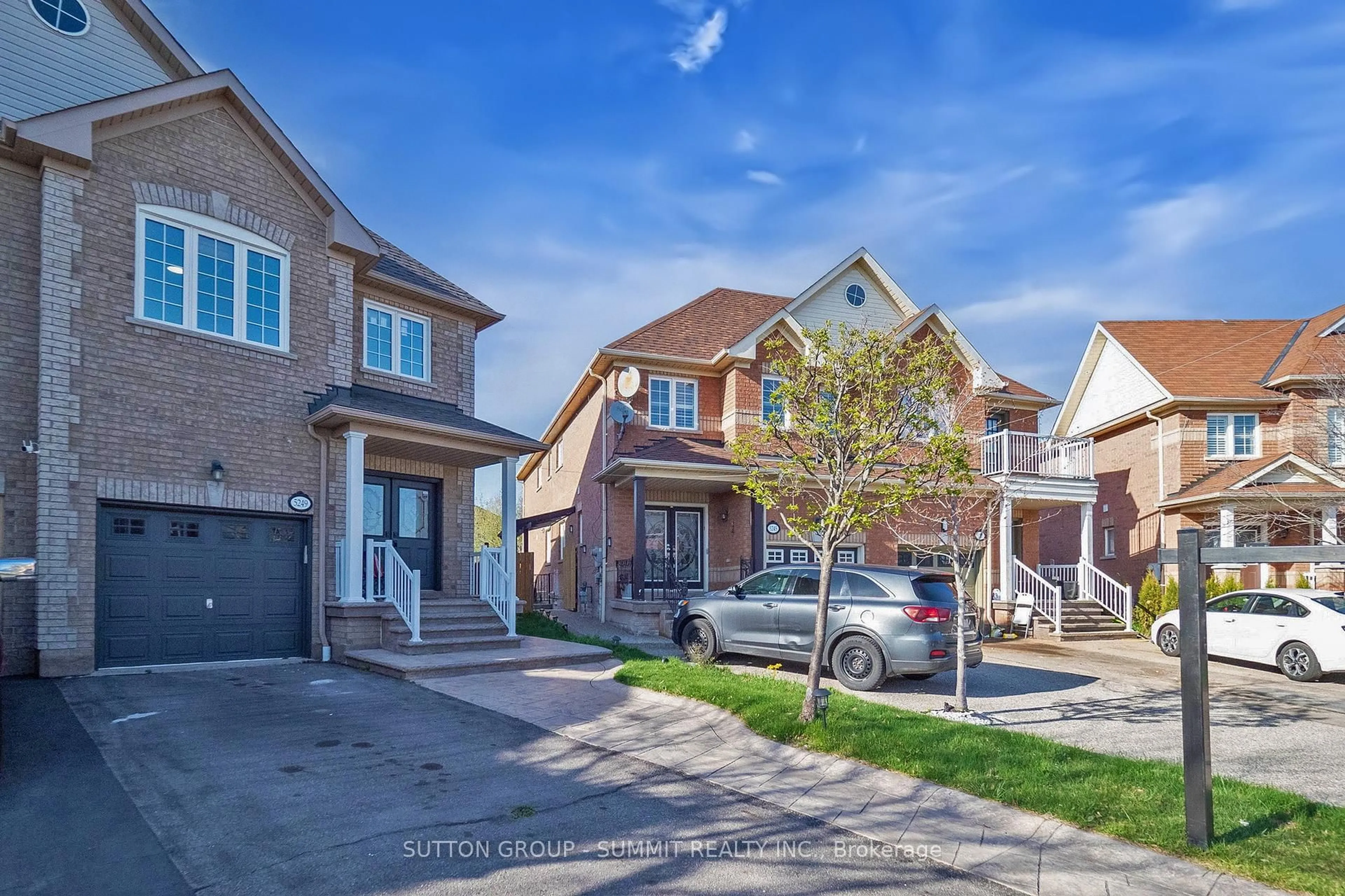 Home with brick exterior material, street for 5249 TRESCA Tr, Mississauga Ontario L5M 0C9