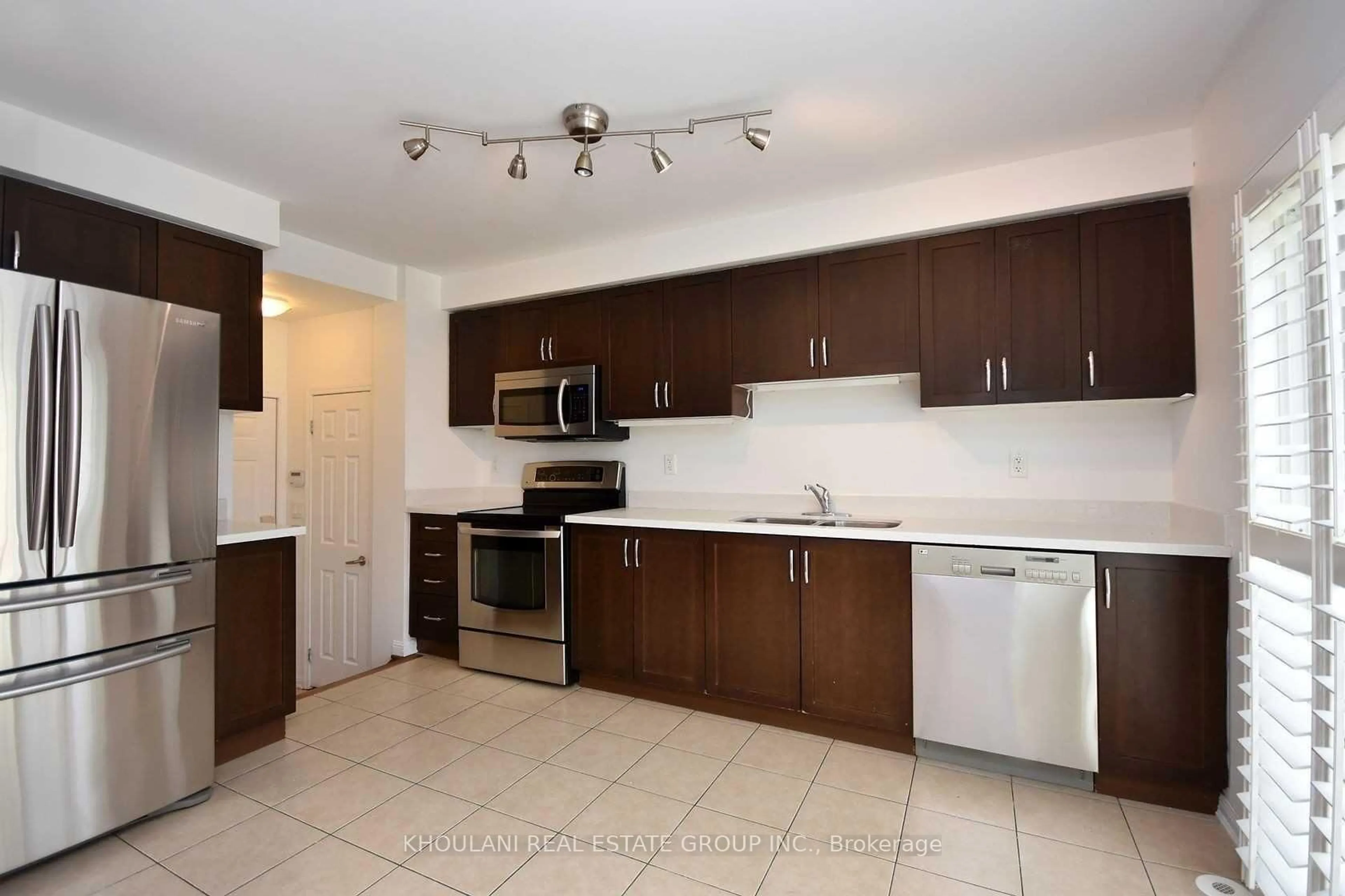 Standard kitchen, ceramic/tile floor for 32 Van Fleet Terr, Milton Ontario L9T 0Y4