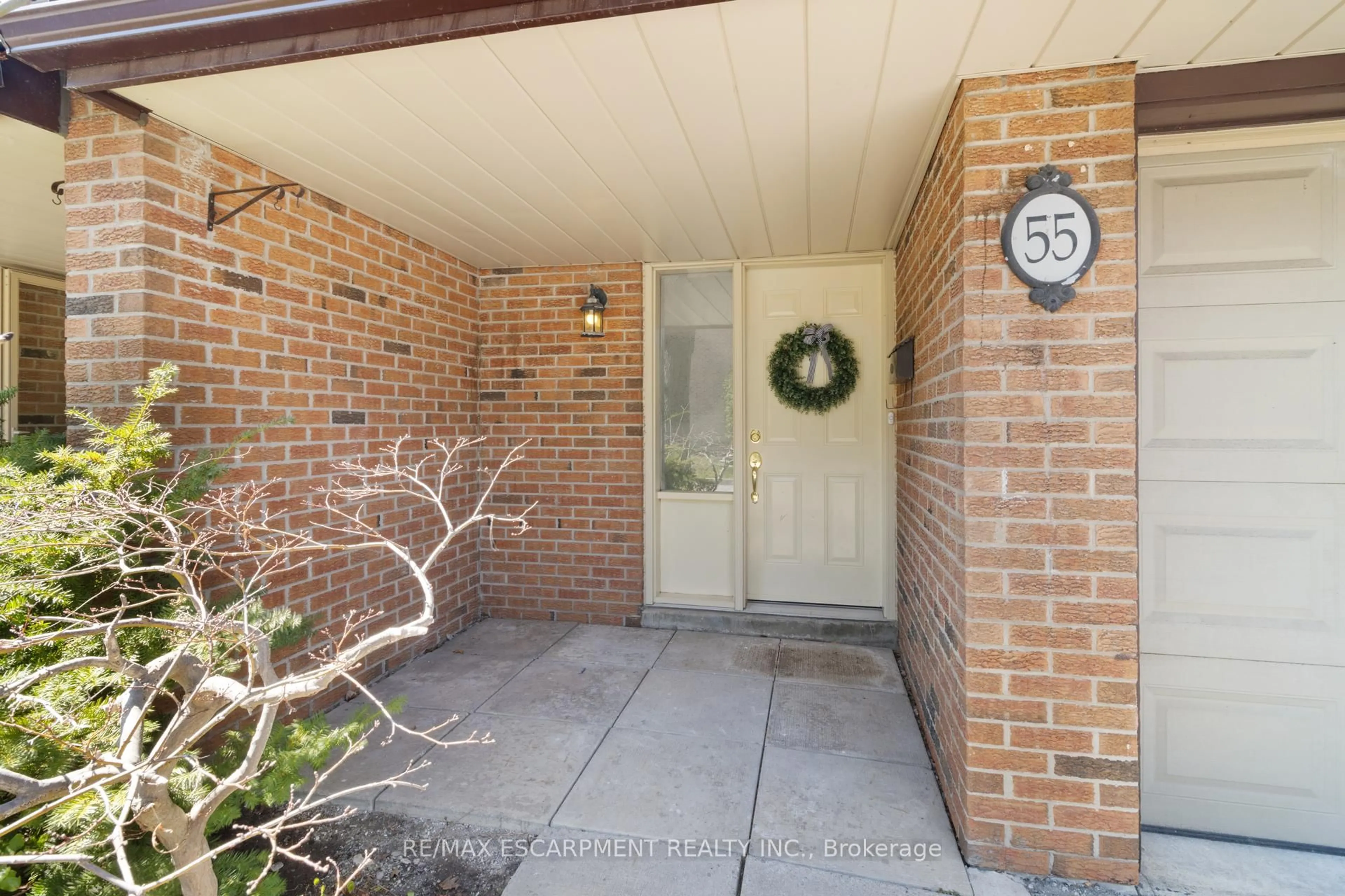 Indoor entryway for 2020 South Millway N/A #55, Mississauga Ontario L5L 1K2