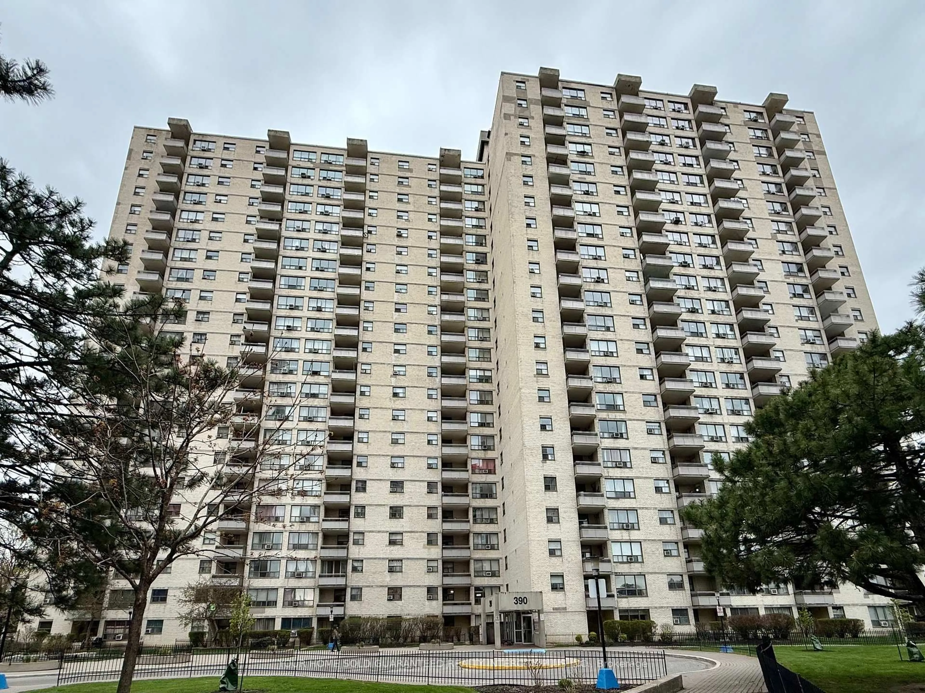 Unknown for 390 Dixon Rd #708, Toronto Ontario M9R 1T4