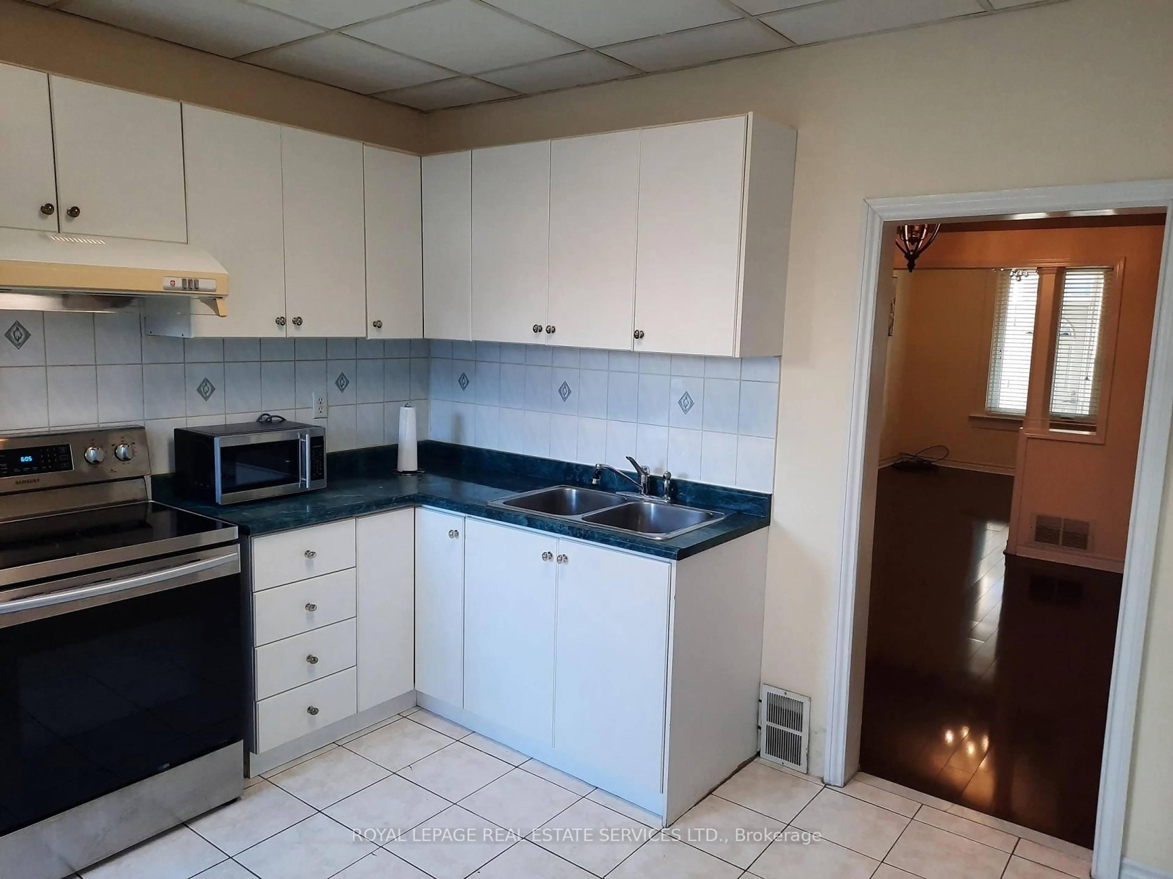 Standard kitchen, unknown for 2372 St Clair Ave, Toronto Ontario M6N 1K8