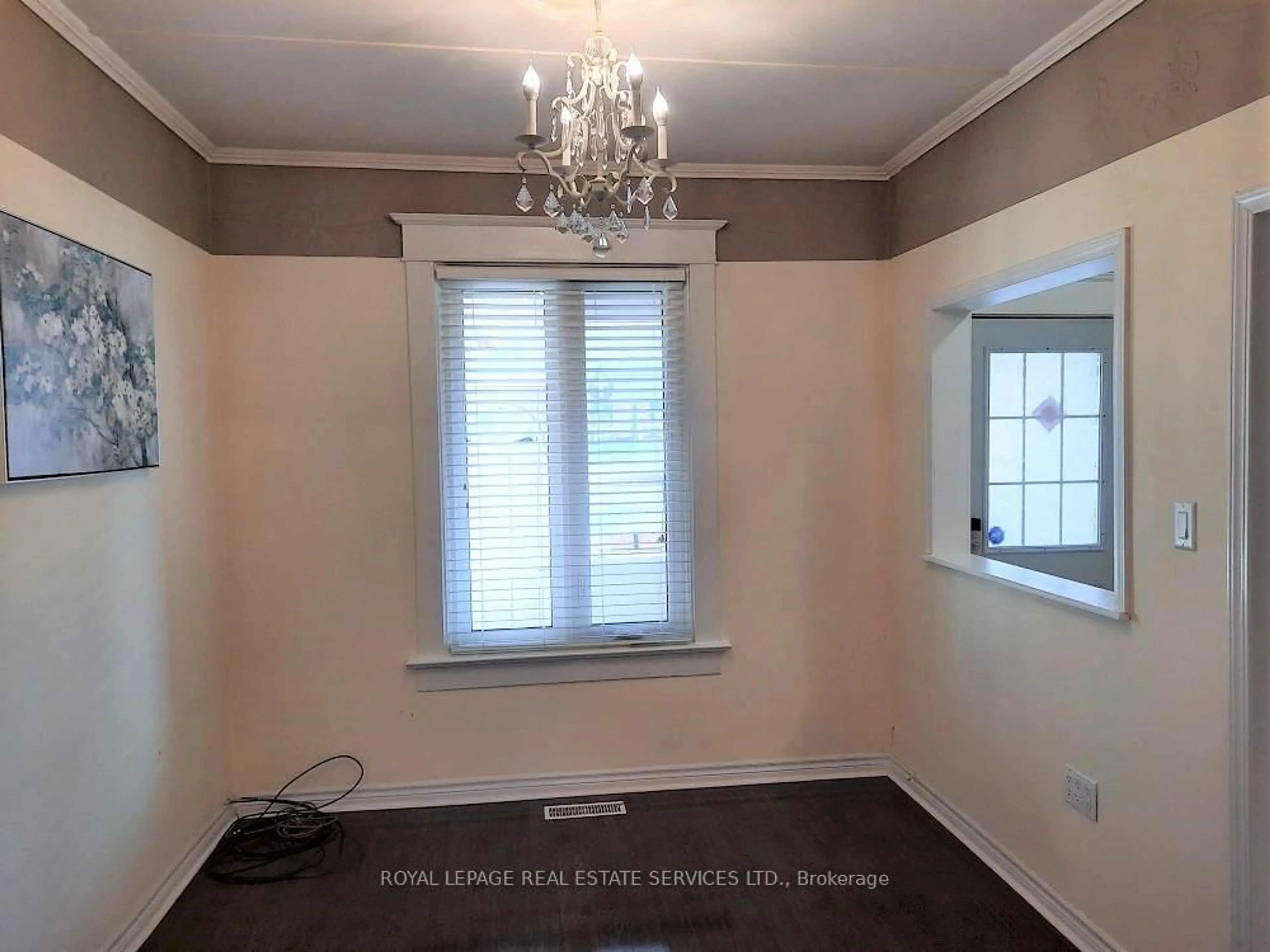A pic of a room for 2372 St Clair Ave, Toronto Ontario M6N 1K8