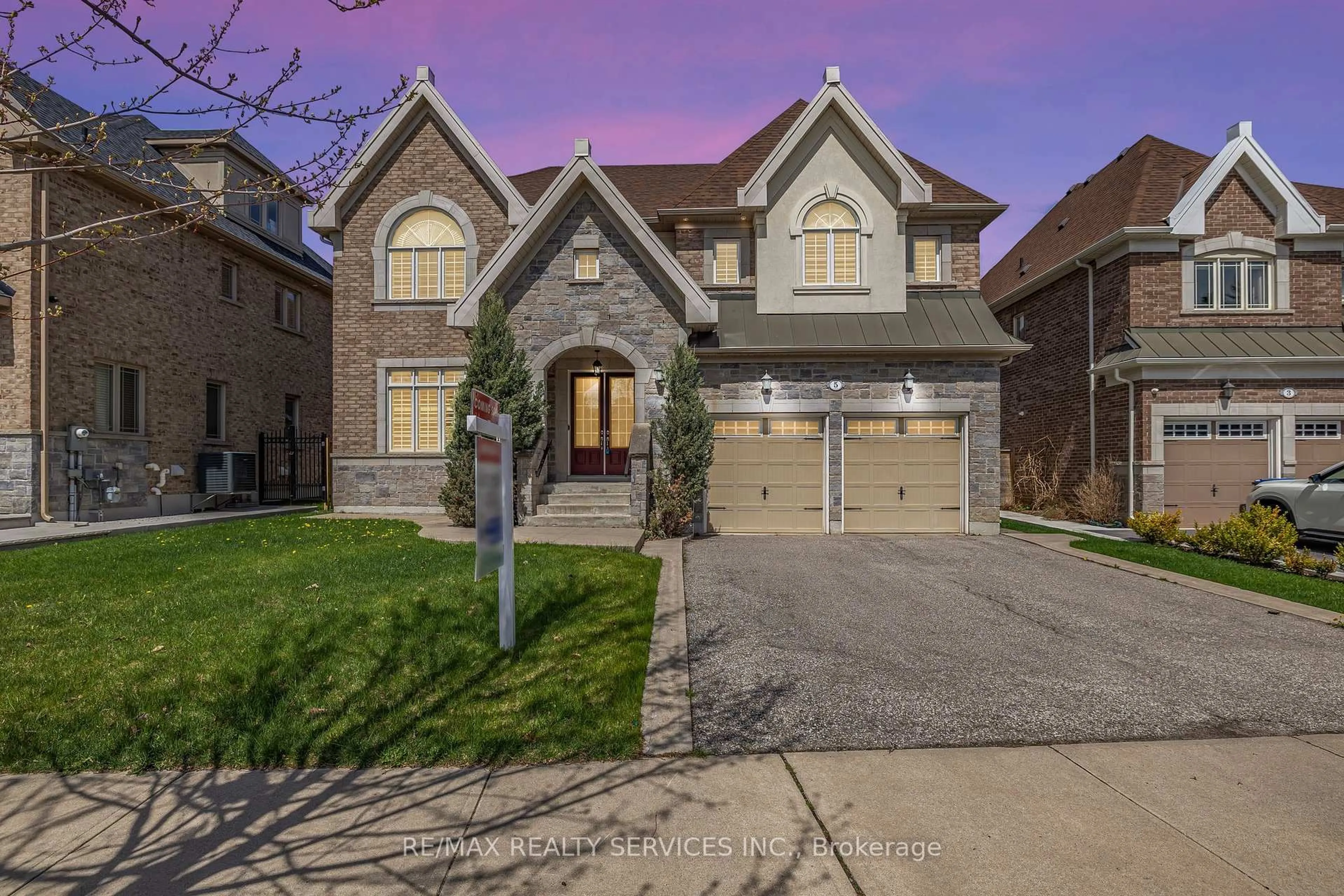Home with brick exterior material, street for 5 Perth St, Brampton Ontario L6Z 4P3