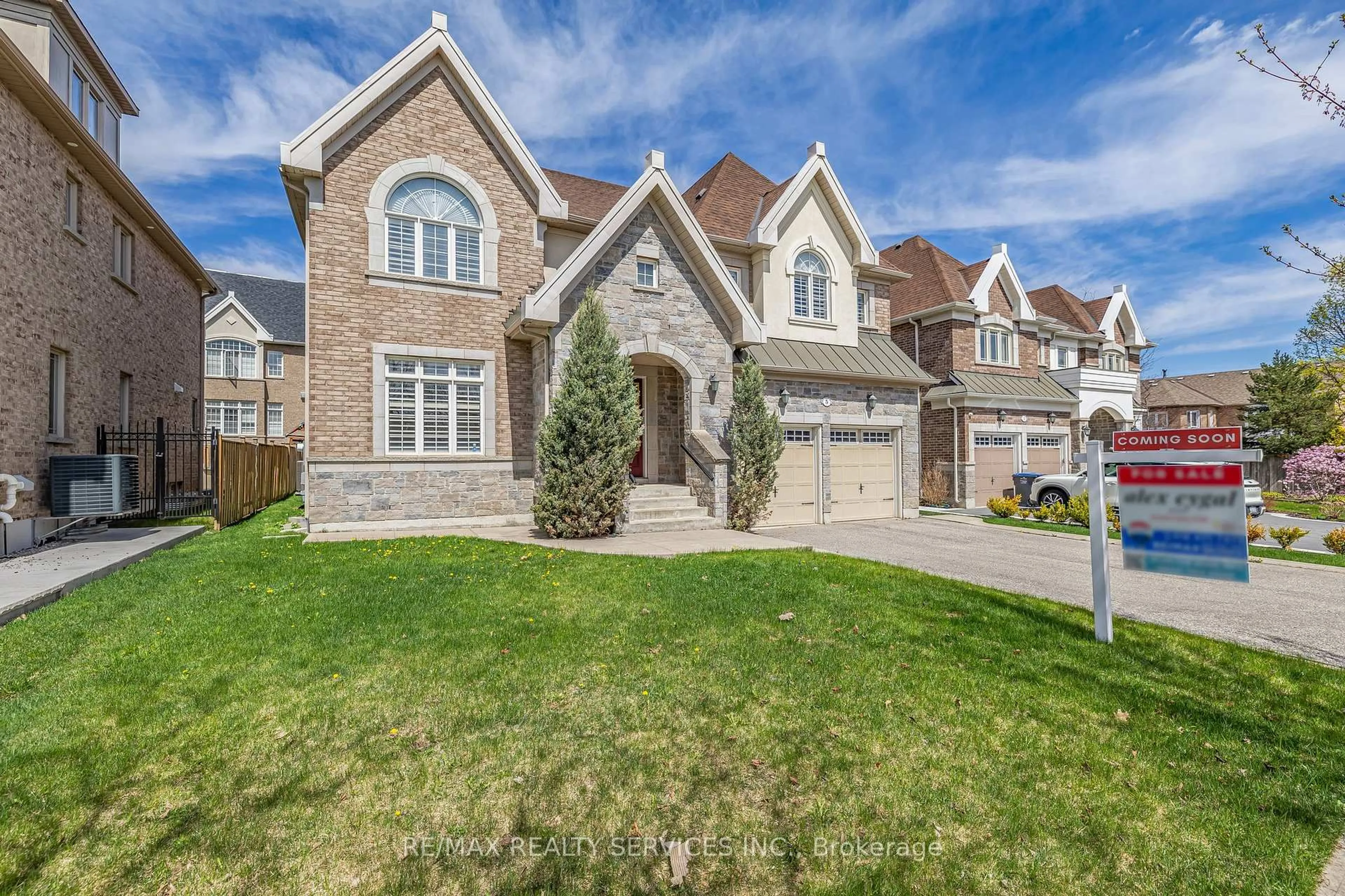 Home with brick exterior material, street for 5 Perth St, Brampton Ontario L6Z 4P3