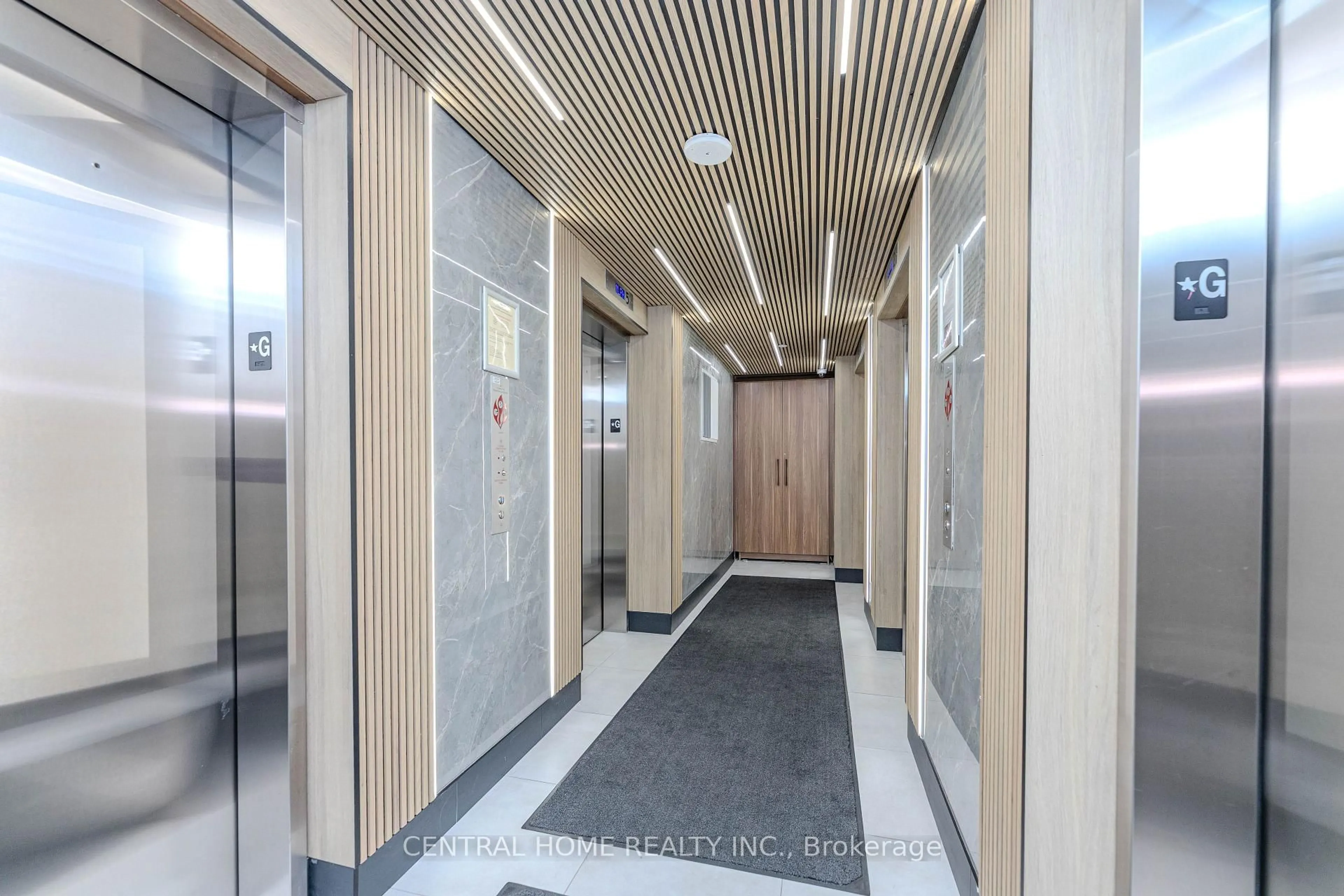 Indoor foyer for 2220 Lake Shore Blvd #607, Toronto Ontario M8V 0C1