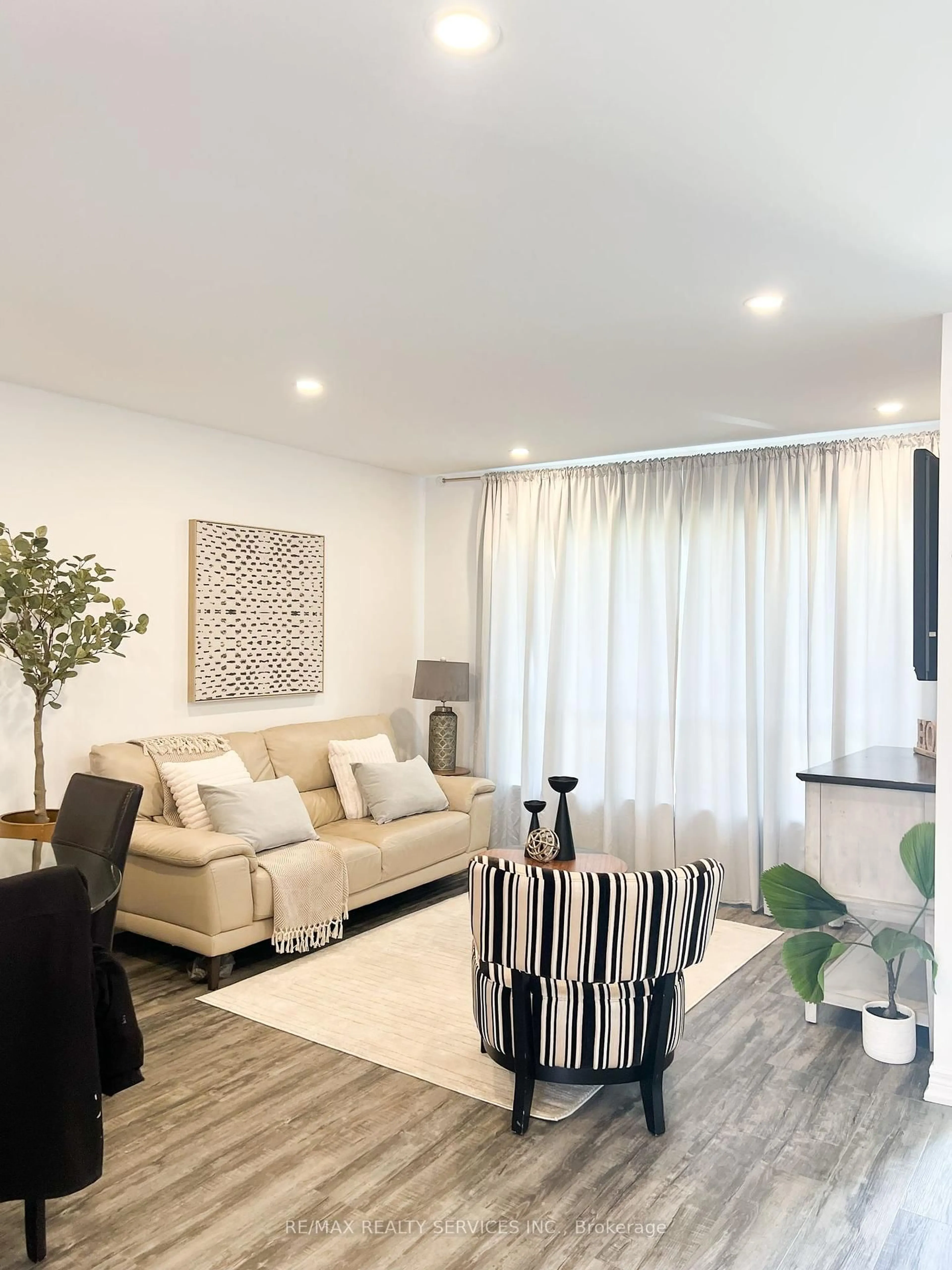 Living room with furniture, unknown for 24 Neville Cres, Brampton Ontario L6S 5L1