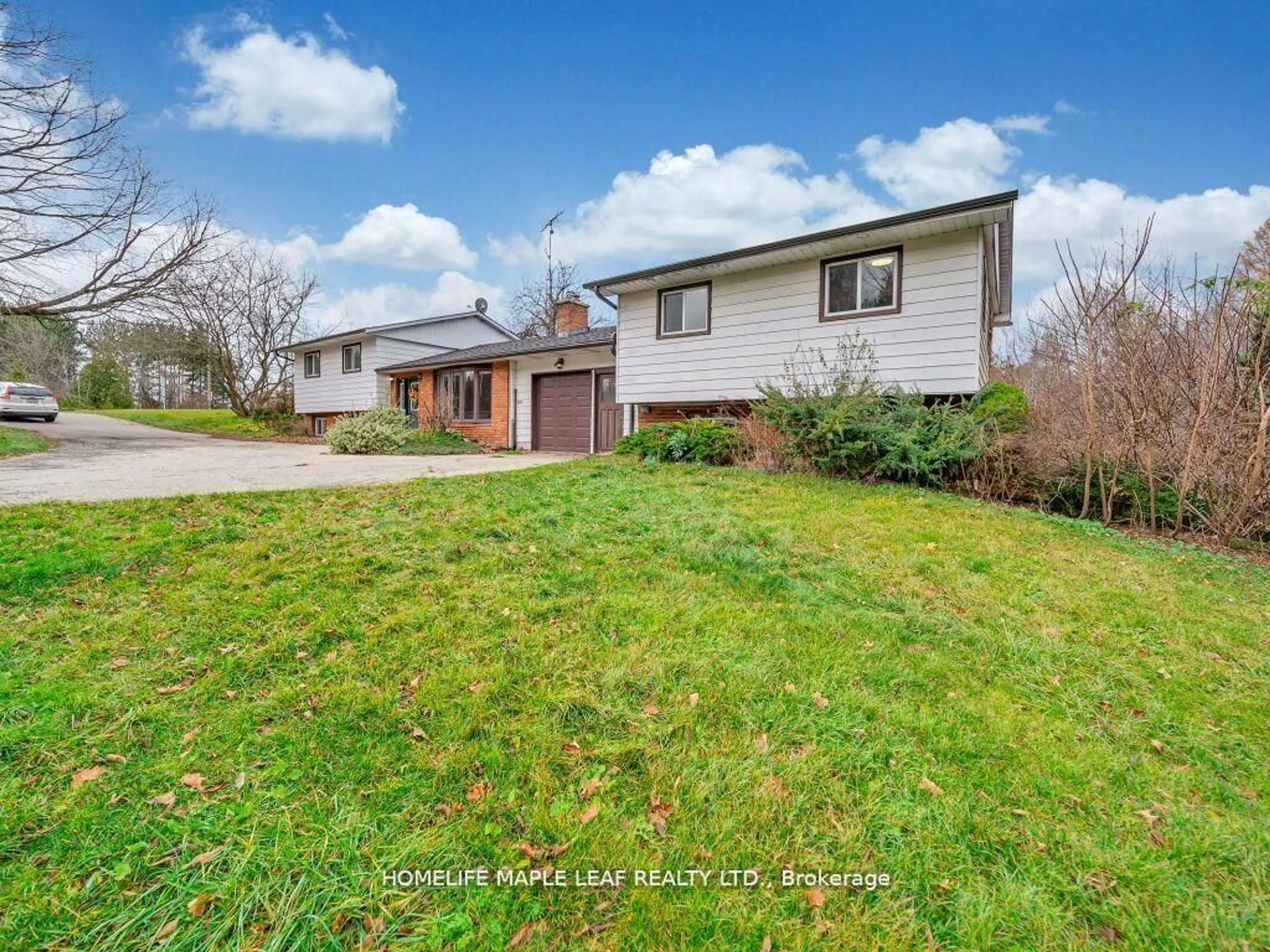 A pic from outside/outdoor area/front of a property/back of a property/a pic from drone, street for 2009 SIDEROAD 10 N/A, Milton Ontario L0P 1J0