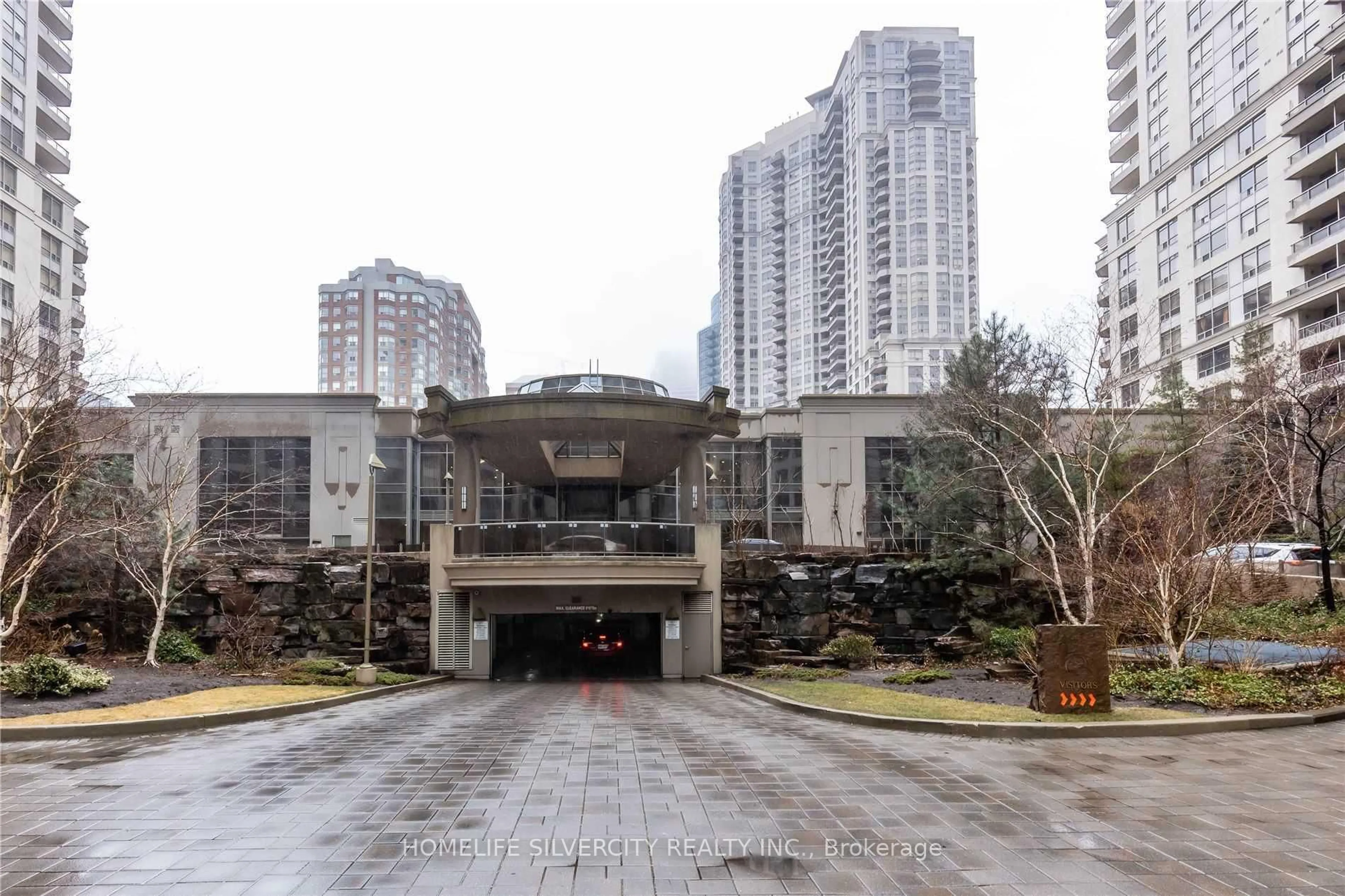 Indoor foyer for 3880 Duke of York Blvd #1712, Mississauga Ontario L5B 4M7