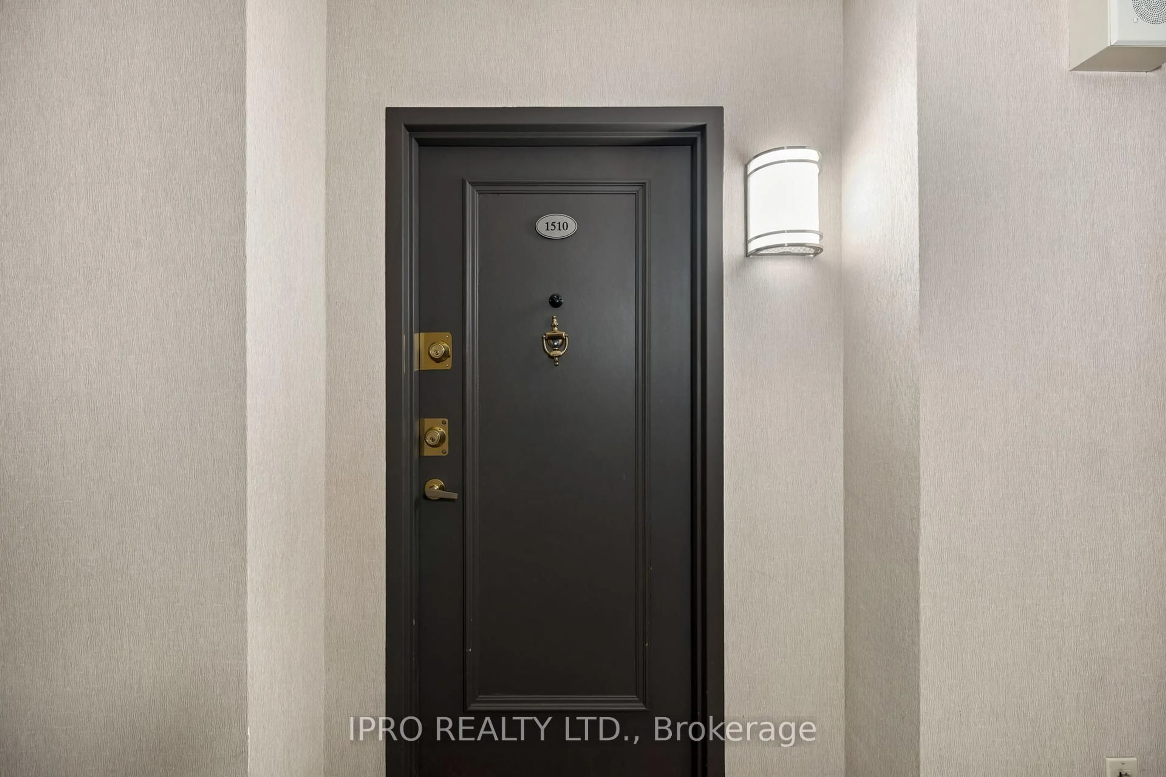 Indoor entryway for 15 La Rose Ave #1510, Toronto Ontario M9P 1A7