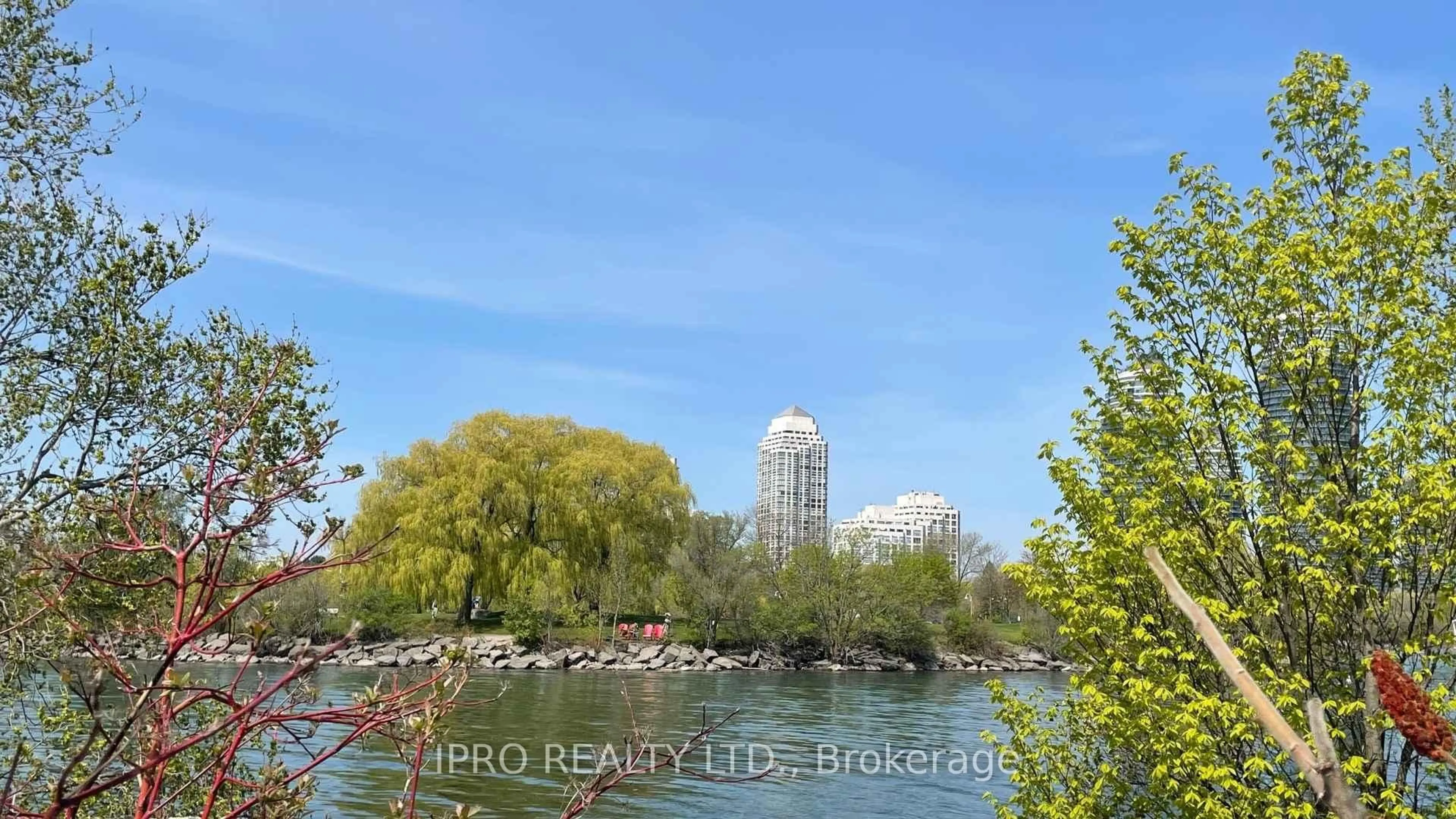 Blurry image for 2269 Lake Shore Blvd #1708, Toronto Ontario M8V 3X6