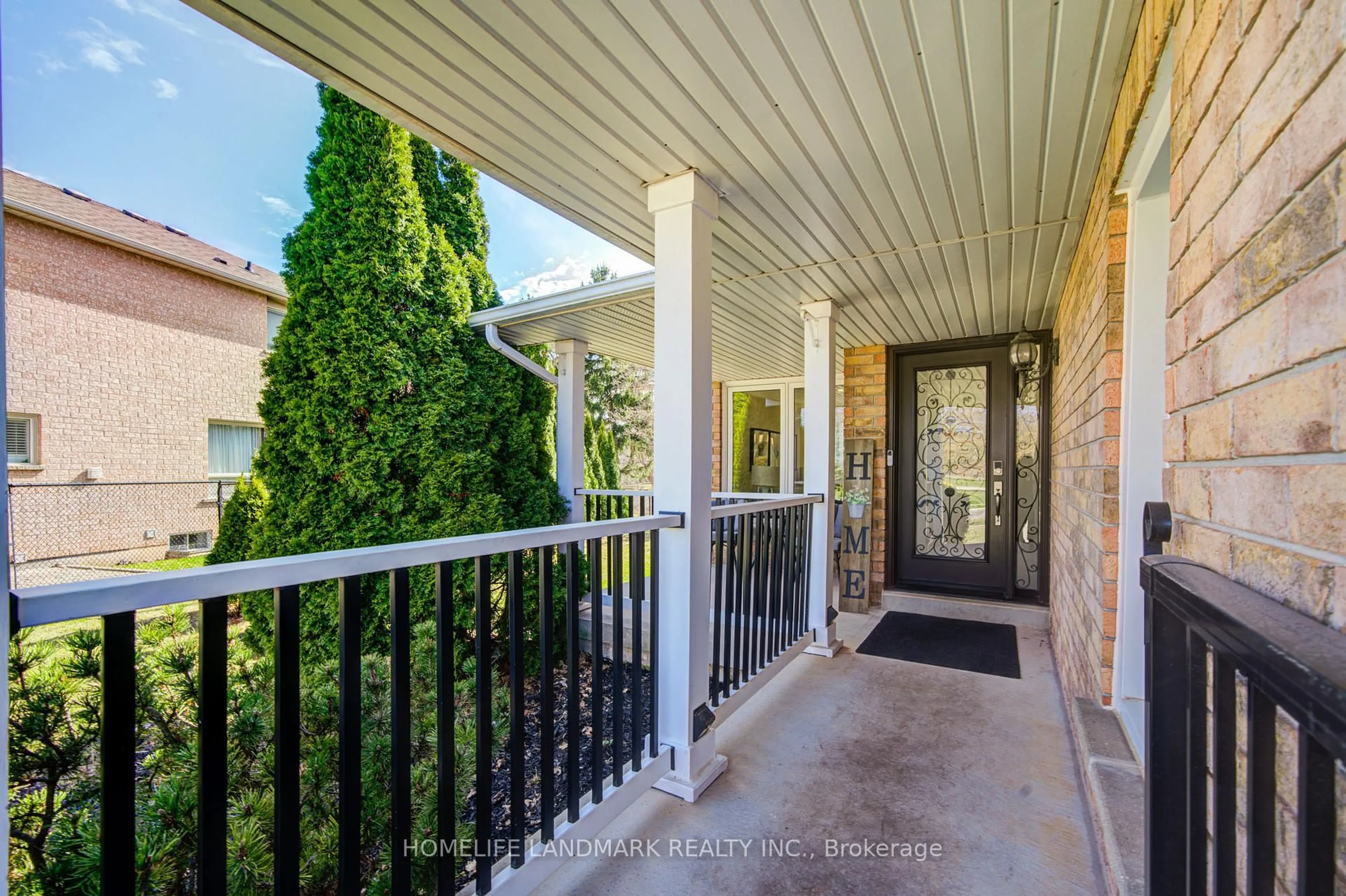 Indoor entryway for 488 Amanda Cres, Burlington Ontario L7L 6H5