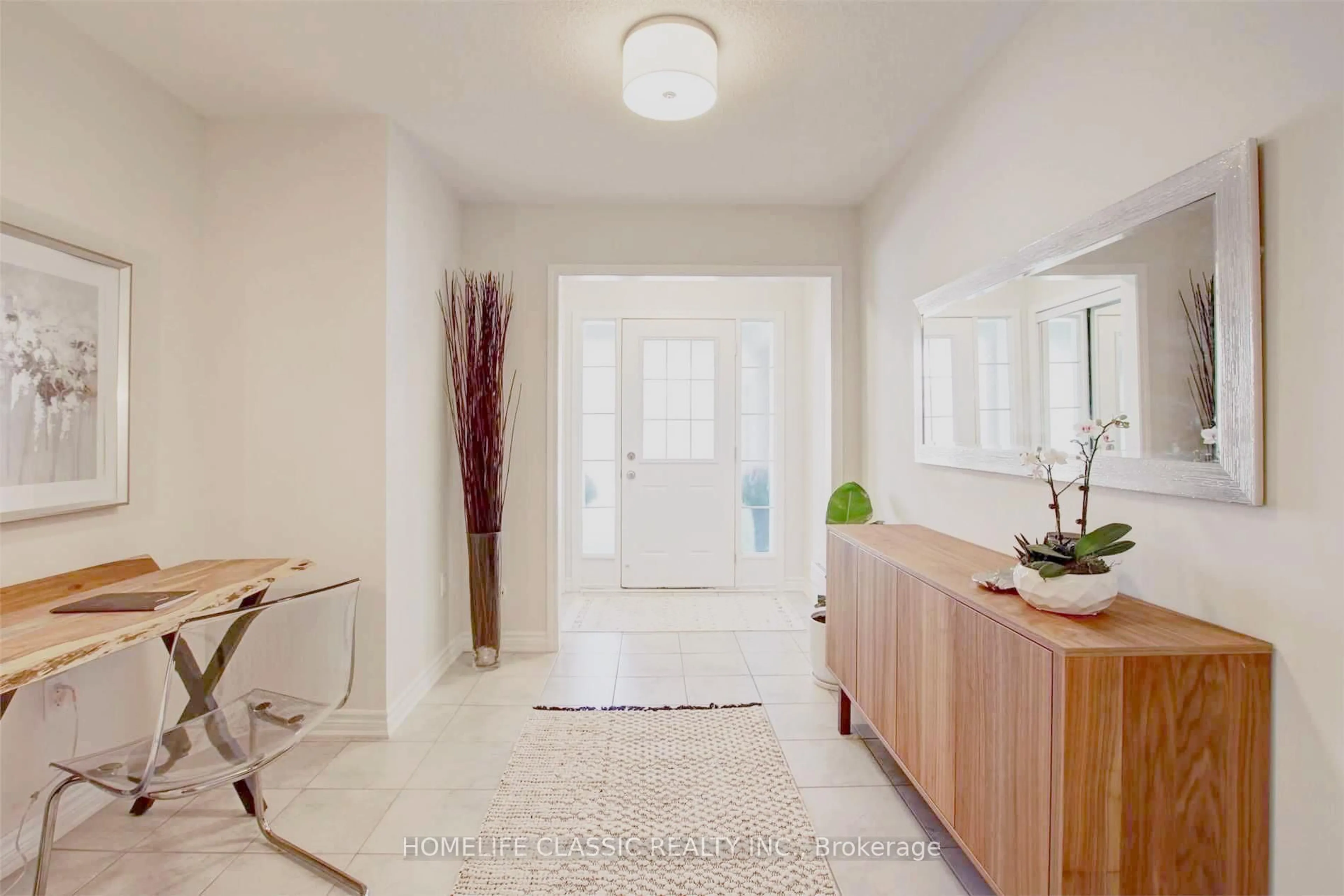 Indoor entryway for 1745 Copeland Circ, Milton Ontario L9T 8X8