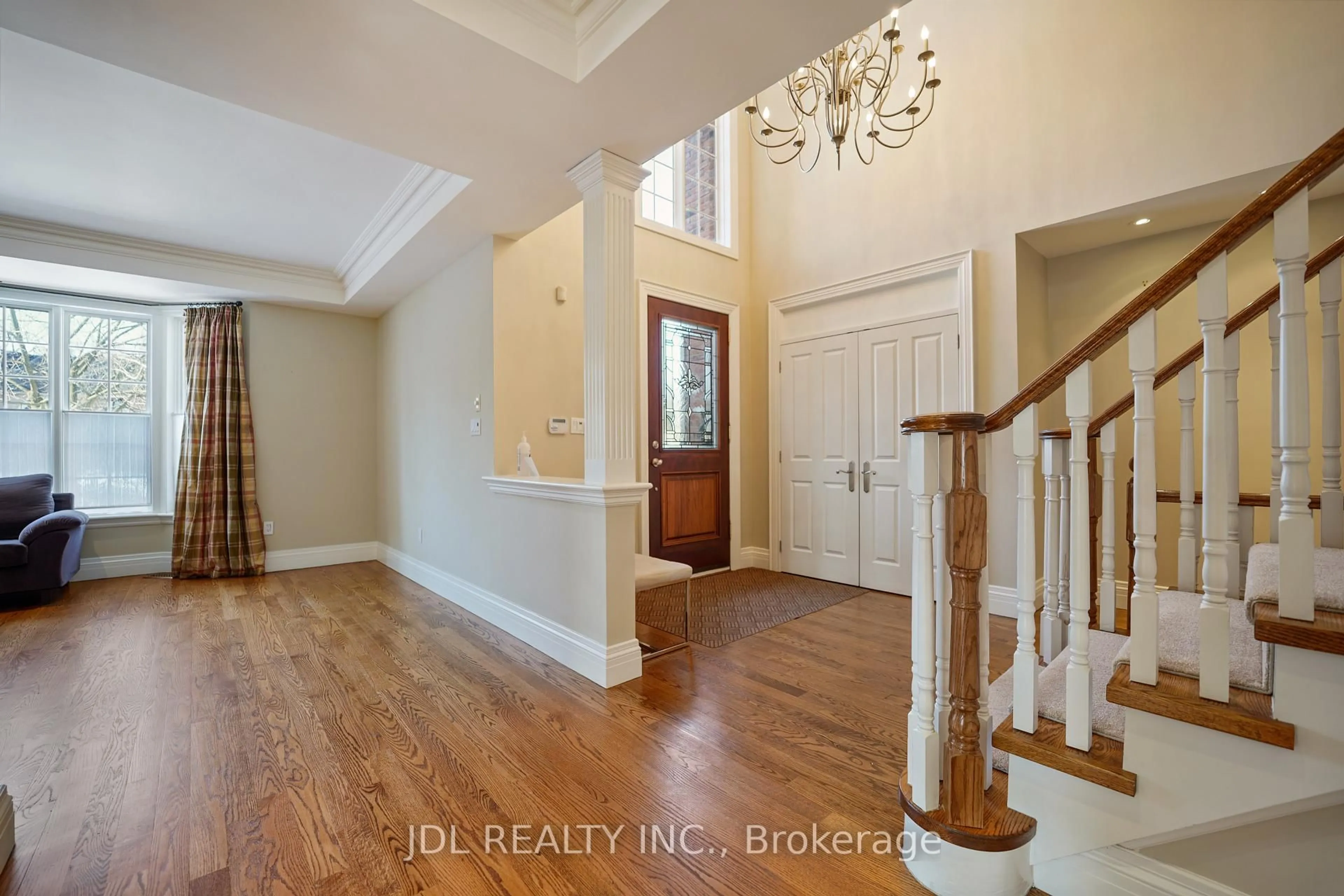 Indoor entryway for 1283 Lindburgh Crt, Mississauga Ontario L5H 4J2