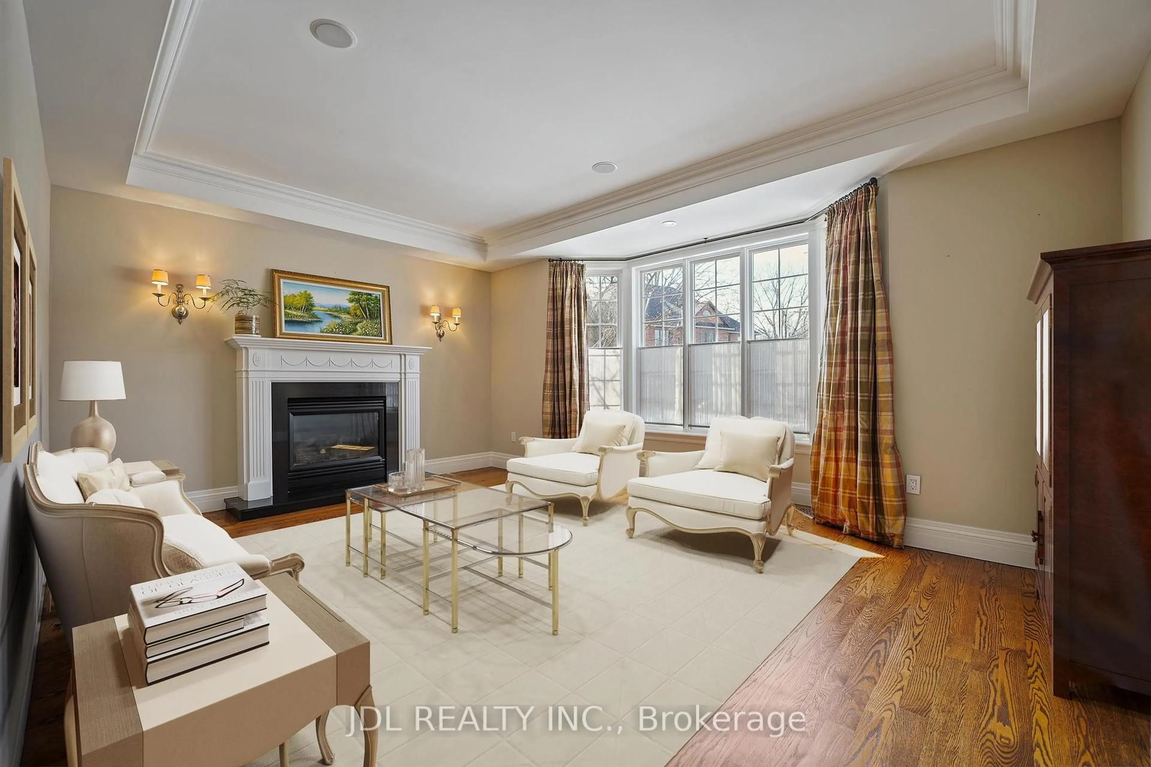Living room with furniture, unknown for 1283 Lindburgh Crt, Mississauga Ontario L5H 4J2