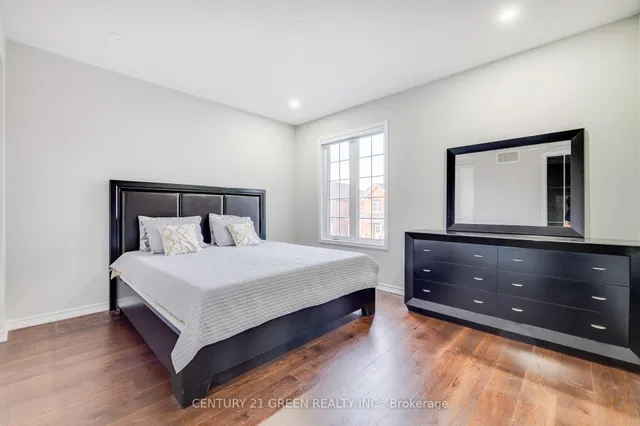 Additional property image - 1436 Connaught Terr