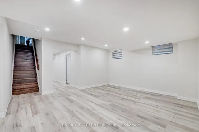Additional property image - 1436 Connaught Terr