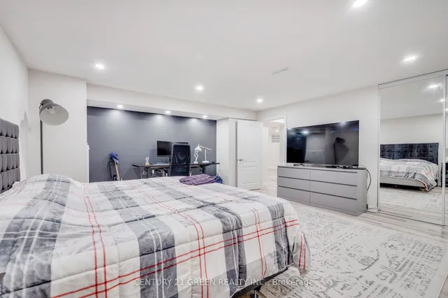 Additional property image - 1436 Connaught Terr