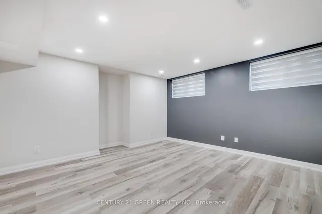 Additional property image - 1436 Connaught Terr