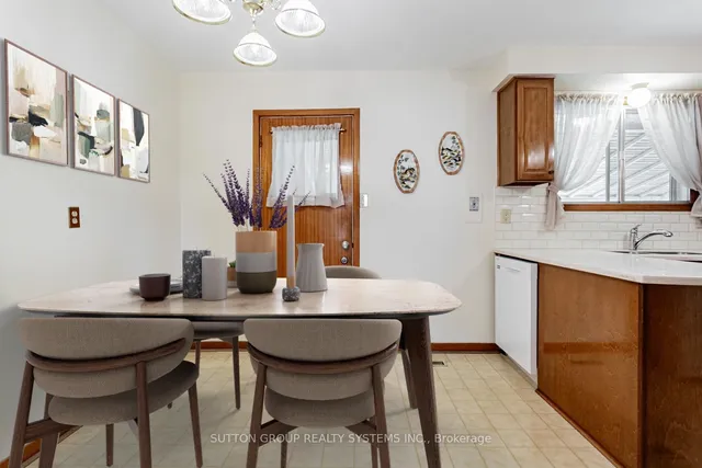 Additional property image - 994 Streamway Cres