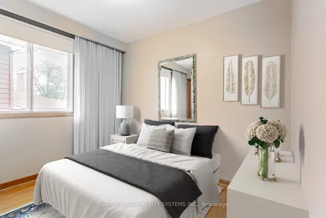 Additional property image - 994 Streamway Cres