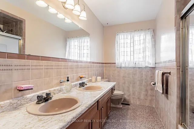 Additional property image - 994 Streamway Cres