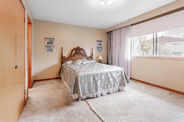 Additional property image - 994 Streamway Cres