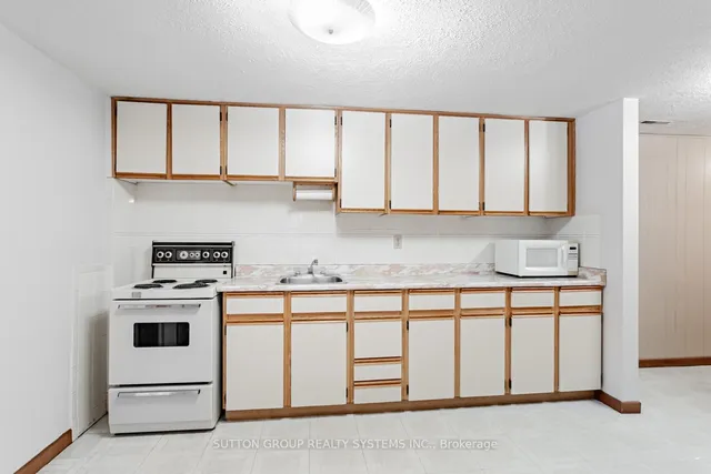 Additional property image - 994 Streamway Cres